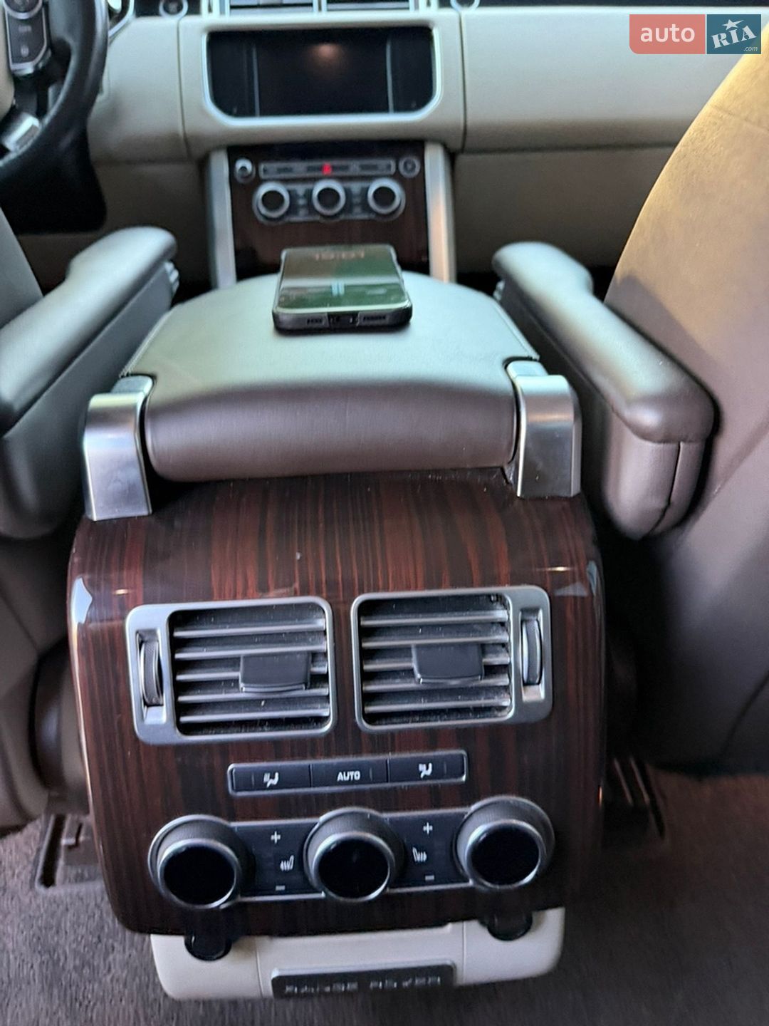 Land Rover Range Rover 2015 VIN SALGA2KFXGA256846 фото оголошення 12 з 17