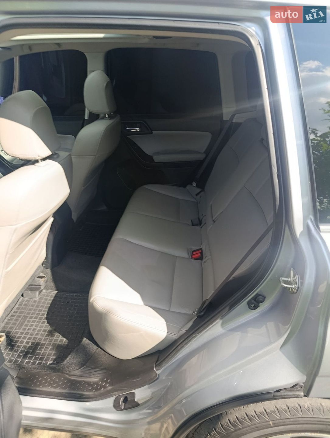 Subaru Forester 2018 VIN JF2SJAJC5JH547225 фото оголошення 8 з 9