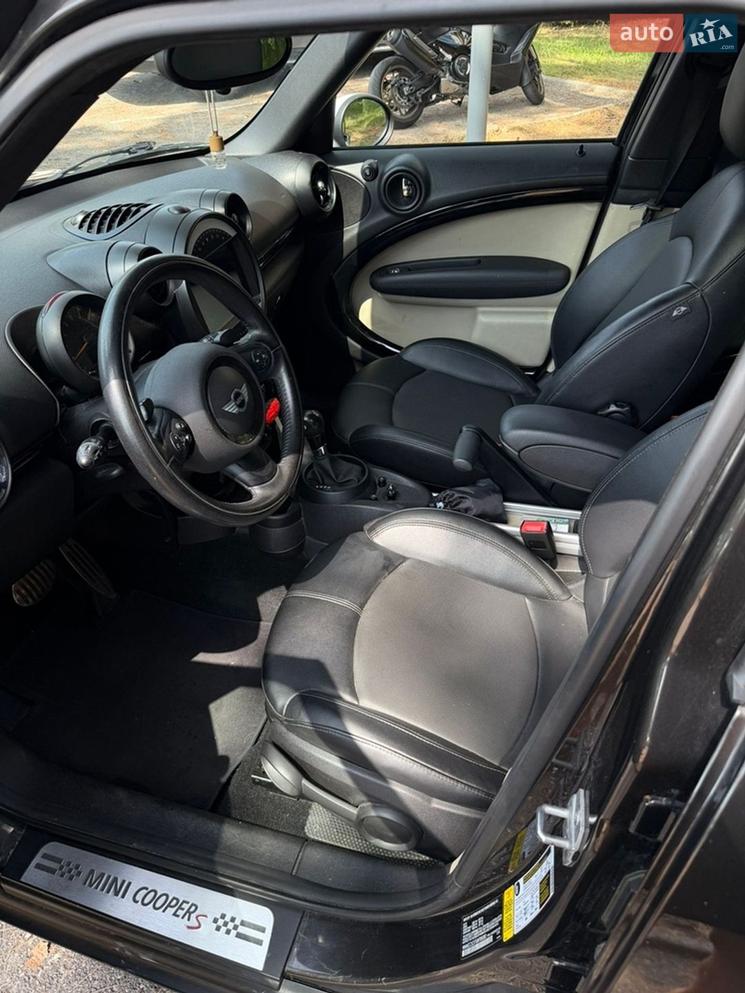 Mini Cooper 2016 VIN WMWZC3C57GWT09380 фото оголошення 18 з 22