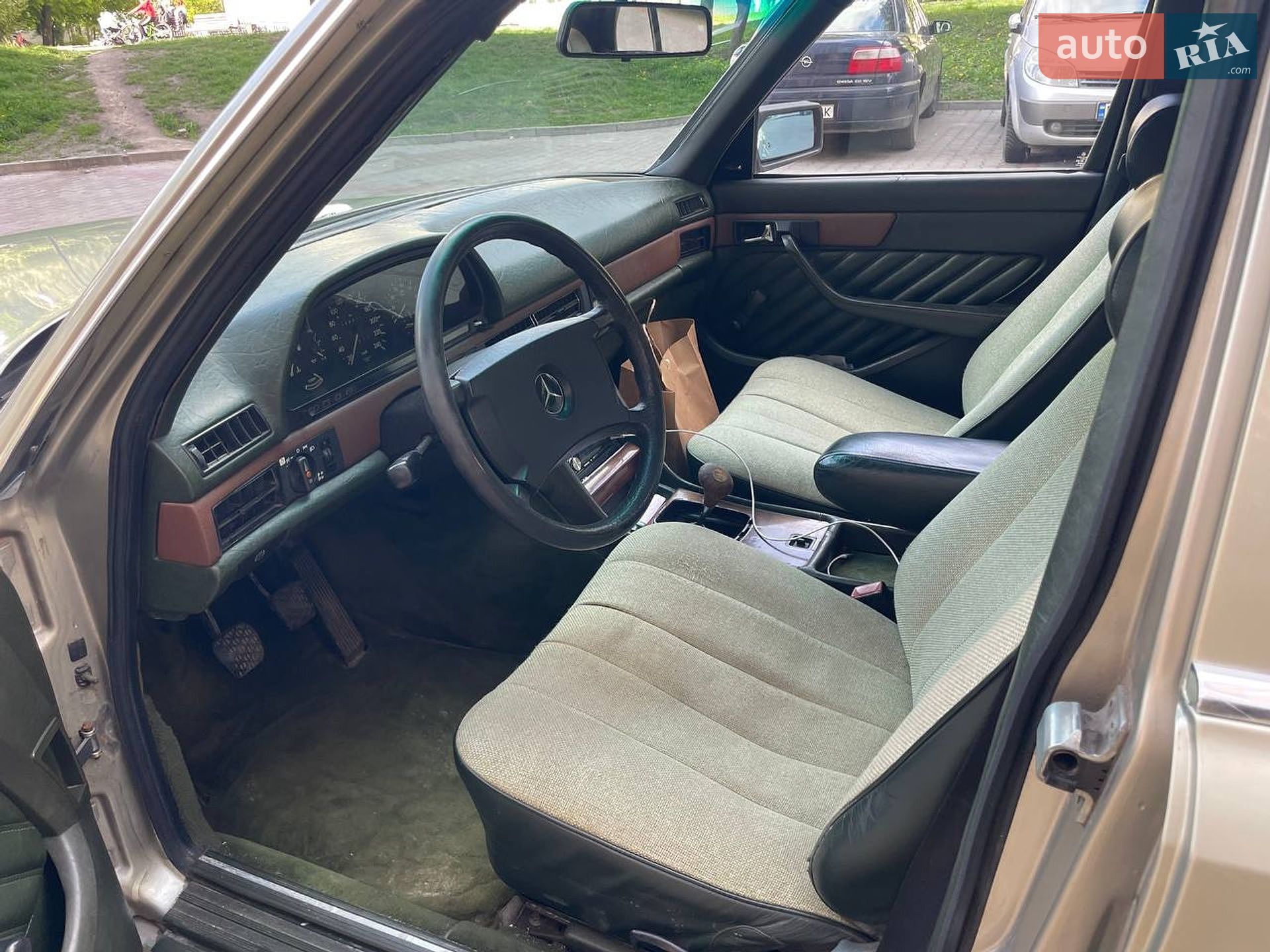 Mercedes-Benz S-Class 1985 VIN WDB1260221A132141 фото оголошення 10 з 12