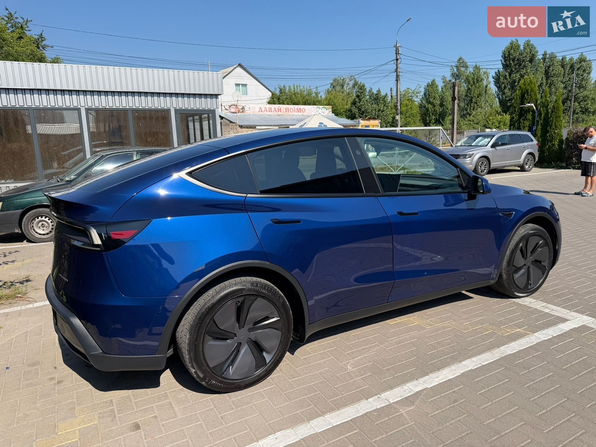 Tesla Model Y 2025 VIN 7SAYGDEE4TF453881 фото оголошення 6 з 17