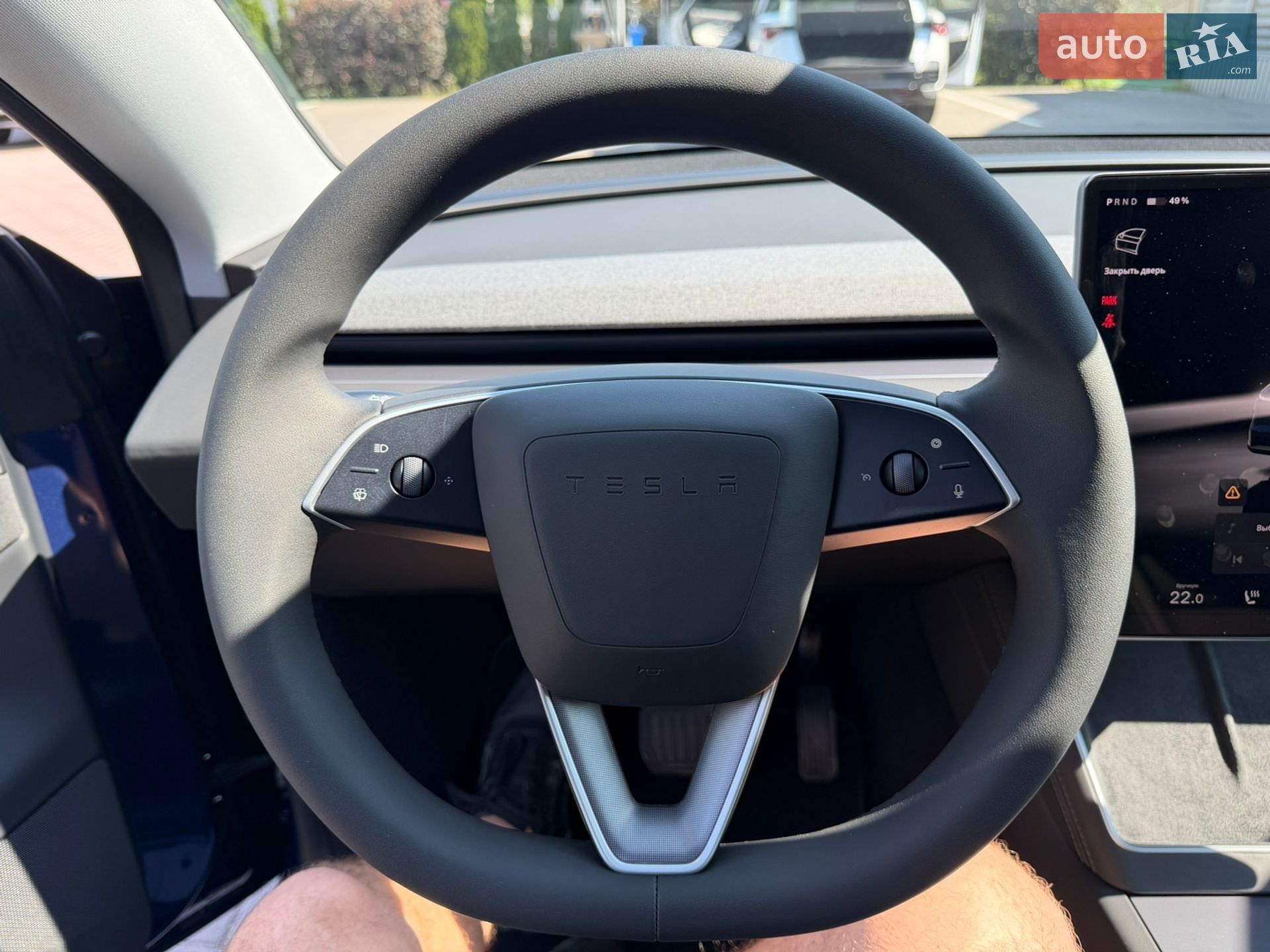 Tesla Model Y 2025 VIN 7SAYGDEE4TF453881 фото оголошення 12 з 17