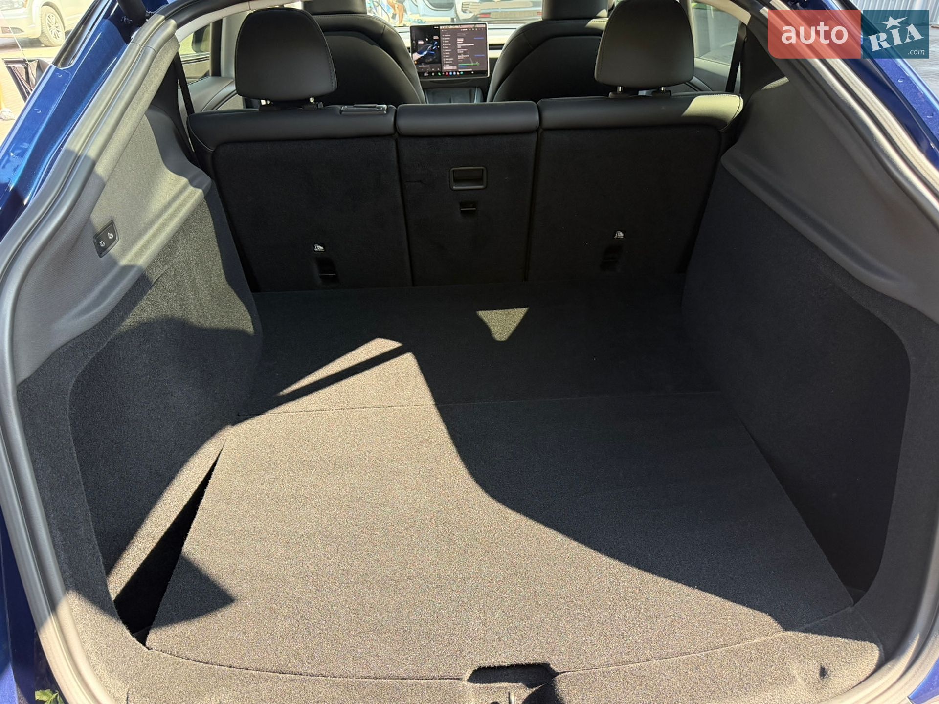Tesla Model Y 2025 VIN 7SAYGDEE4TF453881 фото оголошення 17 з 17