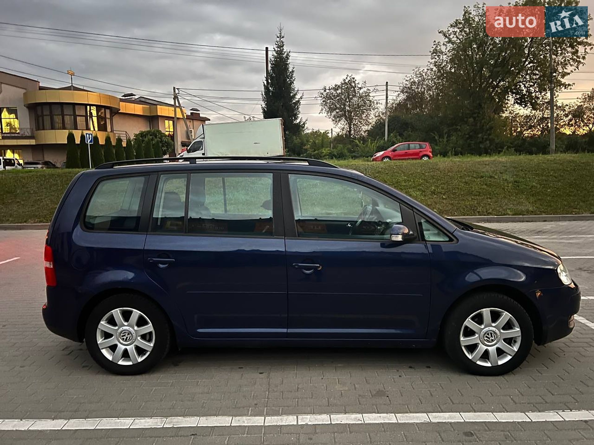 Volkswagen Touran 2005 VIN WVGZZZ1TZ5W162896 фото оголошення 9 з 10