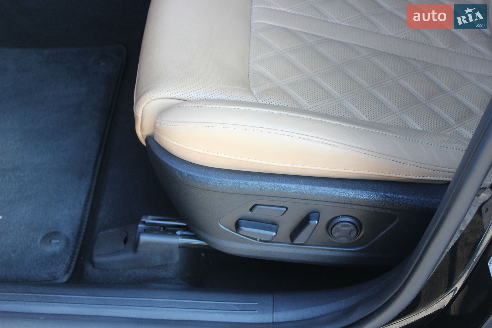 Kia Sorento 2022 VIN KNARK81BHPA198462 фото оголошення 39 з 80