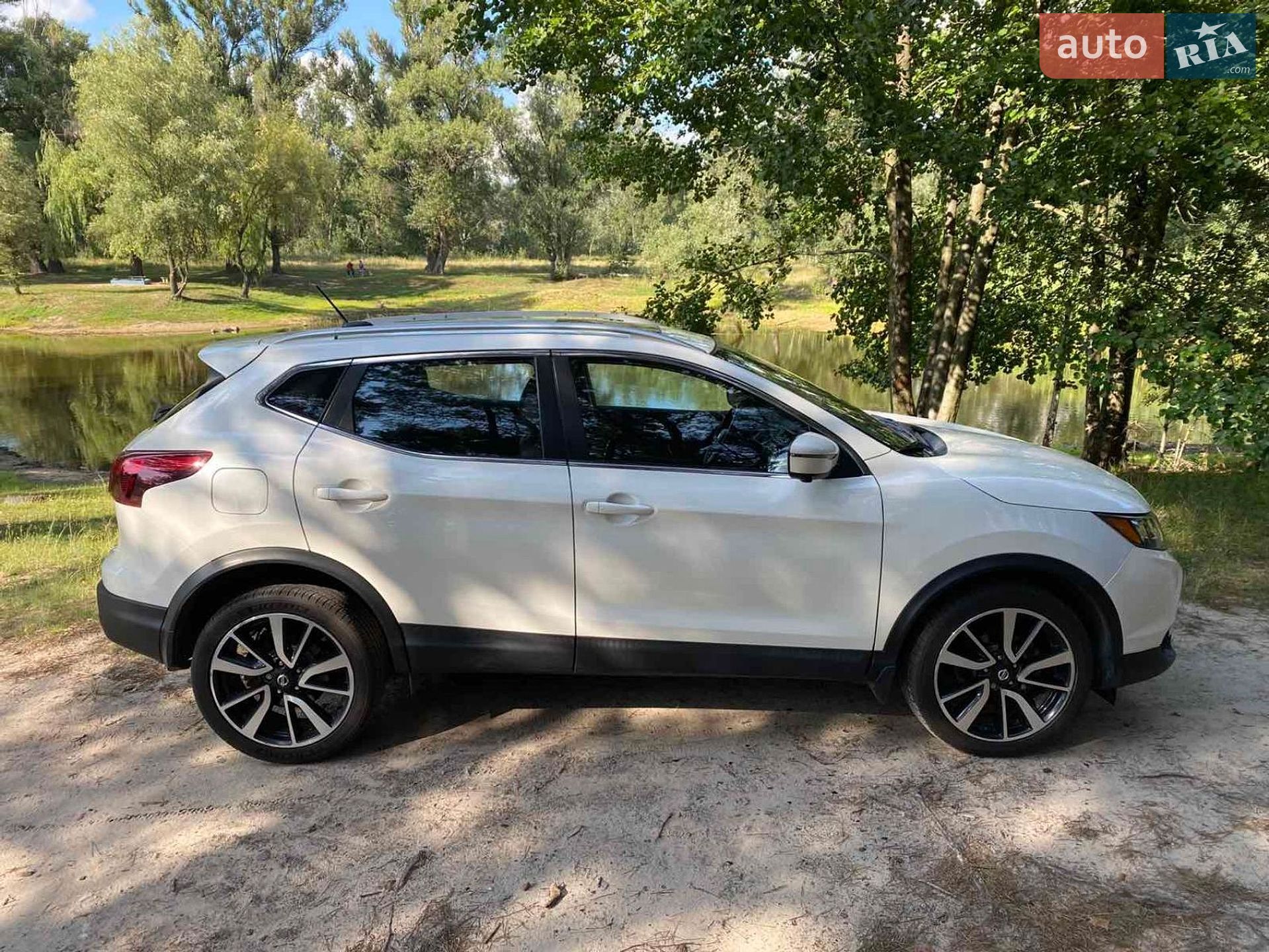 Nissan Rogue Sport 2018 VIN JN1BJ1CRXKW317700 фото оголошення 4 з 42