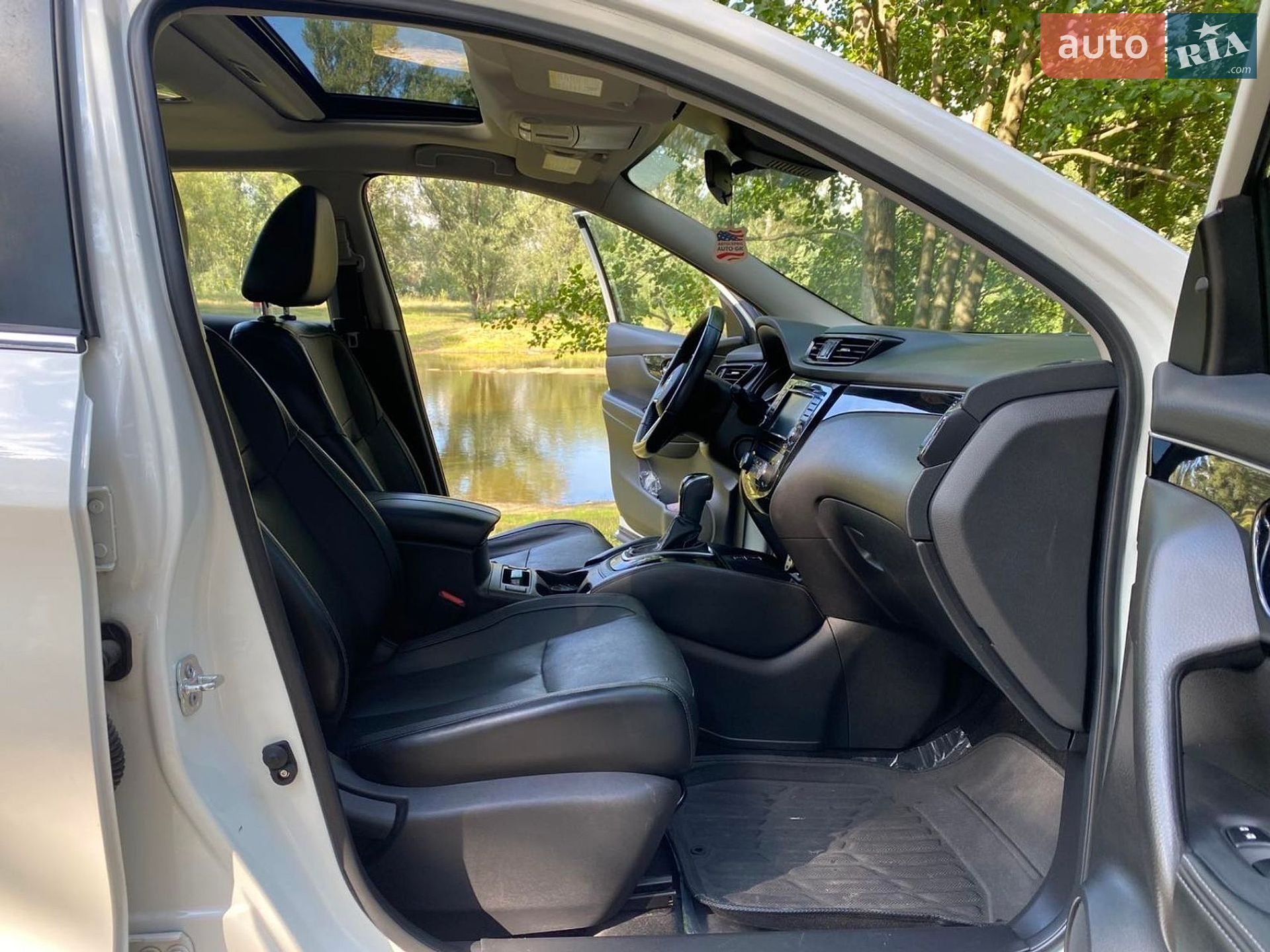 Nissan Rogue Sport 2018 VIN JN1BJ1CRXKW317700 фото оголошення 13 з 42