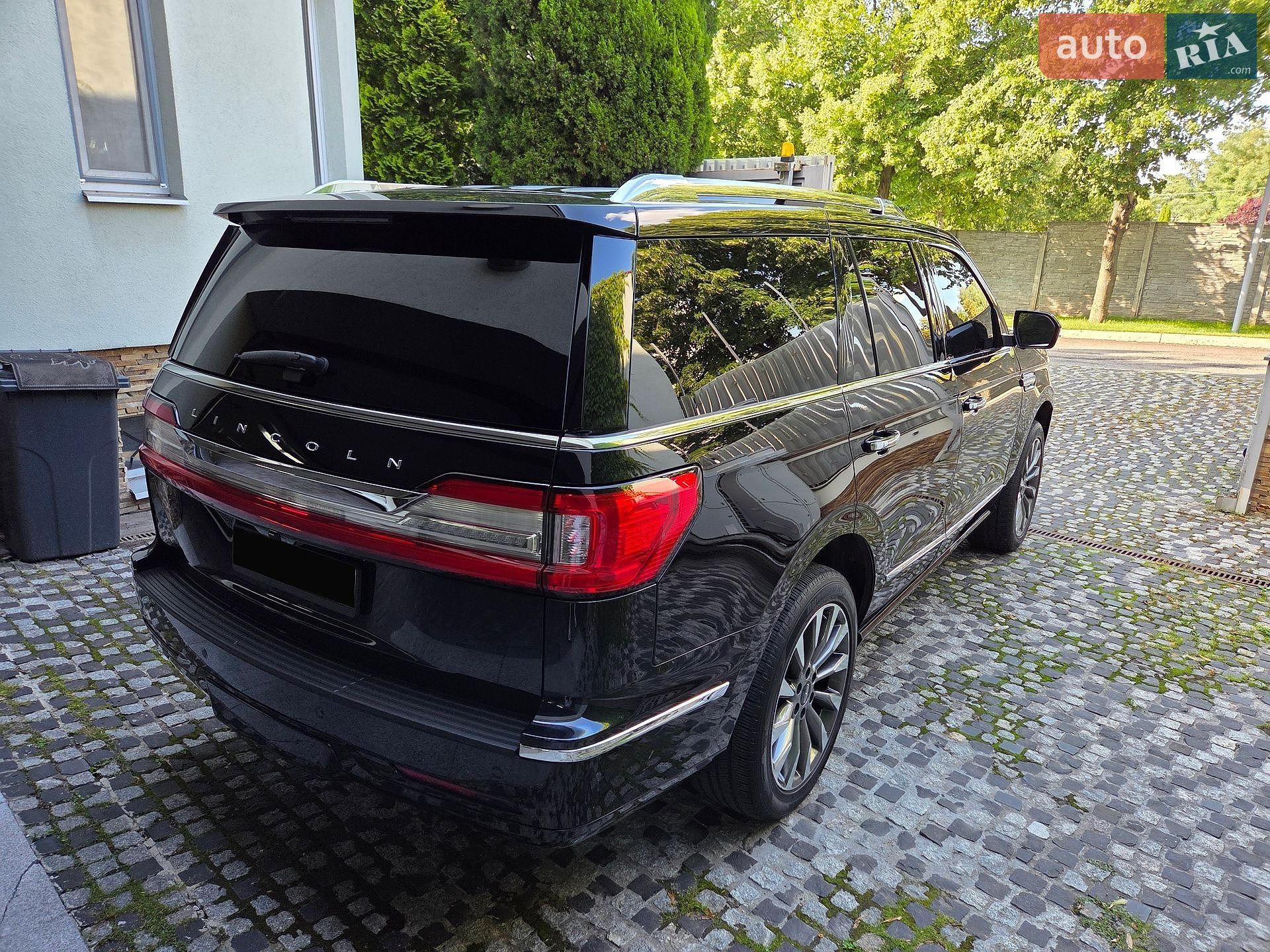 Lincoln Navigator 2019 VIN 5LMJJ2HT3KEL14607 фото оголошення 26 з 100