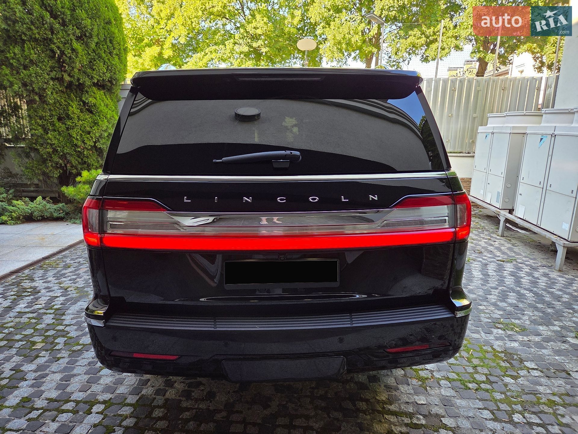 Lincoln Navigator 2019 VIN 5LMJJ2HT3KEL14607 фото оголошення 27 з 100