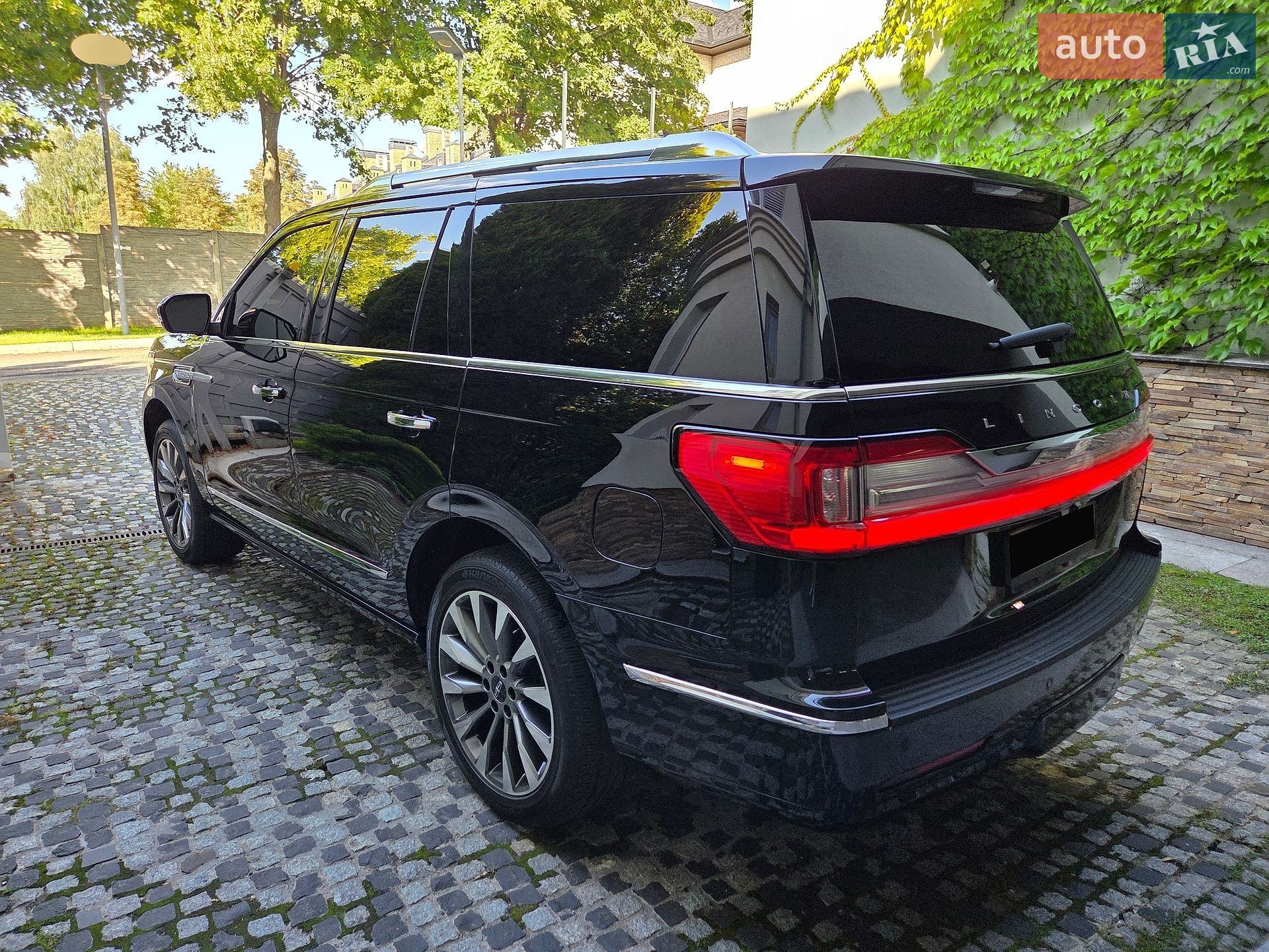 Lincoln Navigator 2019 VIN 5LMJJ2HT3KEL14607 фото оголошення 28 з 100