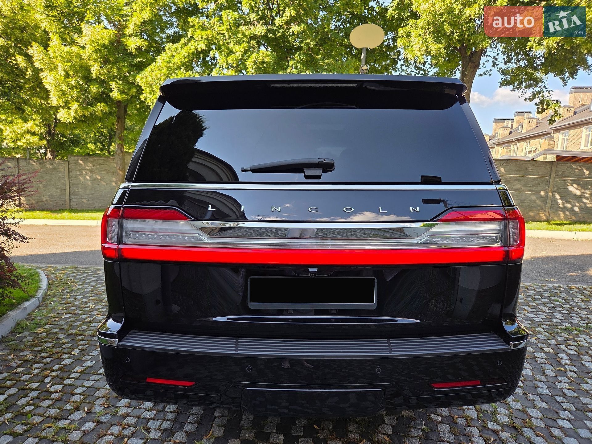 Lincoln Navigator 2019 VIN 5LMJJ2HT3KEL14607 фото оголошення 32 з 100
