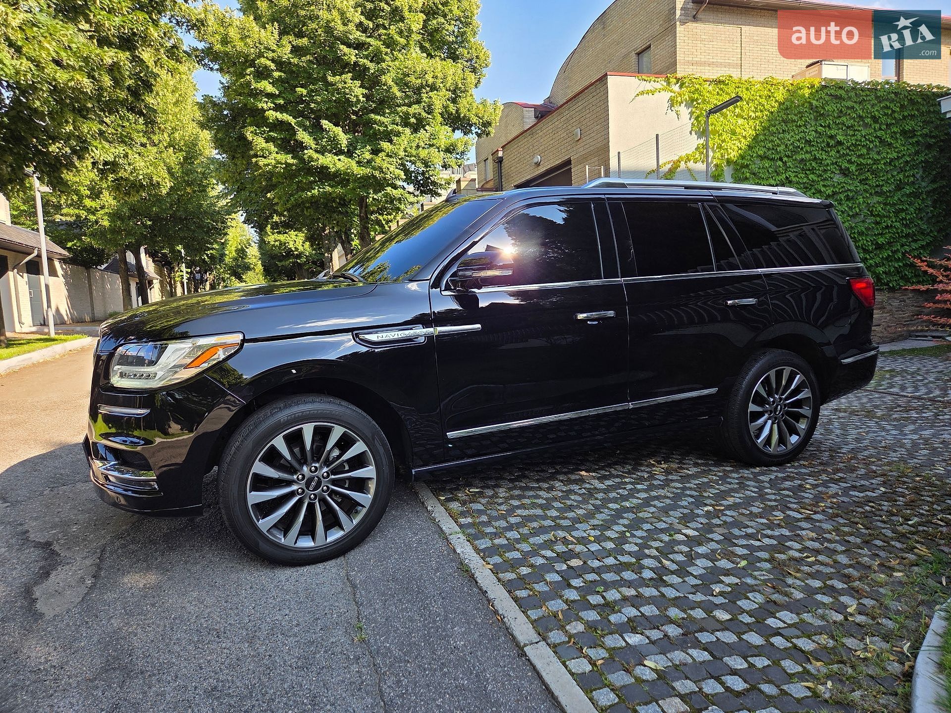 Lincoln Navigator 2019 VIN 5LMJJ2HT3KEL14607 фото оголошення 33 з 100