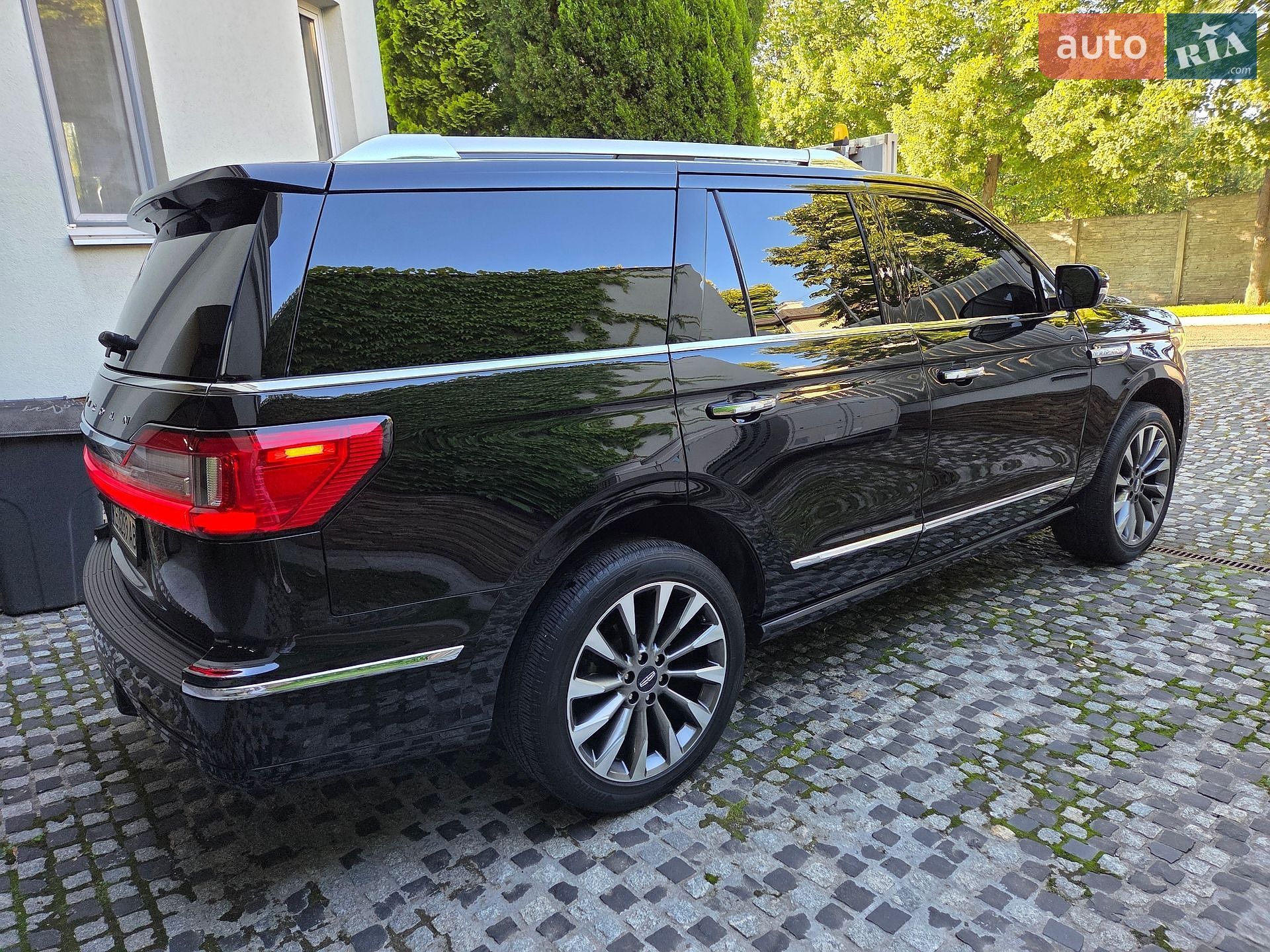 Lincoln Navigator 2019 VIN 5LMJJ2HT3KEL14607 фото оголошення 38 з 100