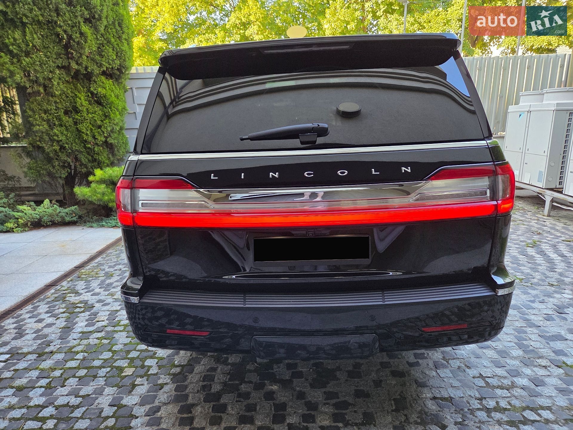 Lincoln Navigator 2019 VIN 5LMJJ2HT3KEL14607 фото оголошення 40 з 100