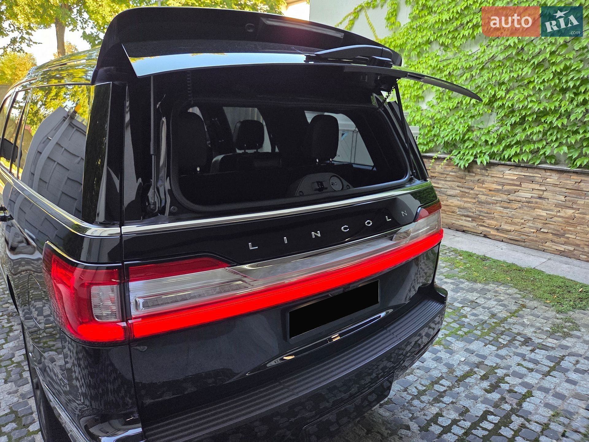 Lincoln Navigator 2019 VIN 5LMJJ2HT3KEL14607 фото оголошення 42 з 100