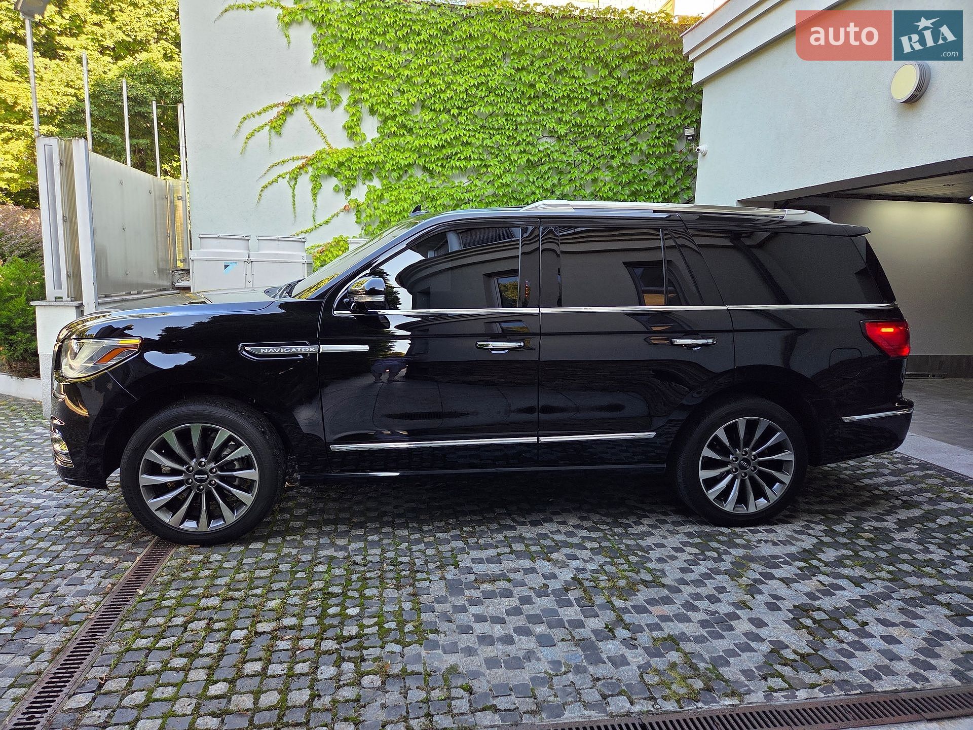 Lincoln Navigator 2019 VIN 5LMJJ2HT3KEL14607 фото оголошення 44 з 100