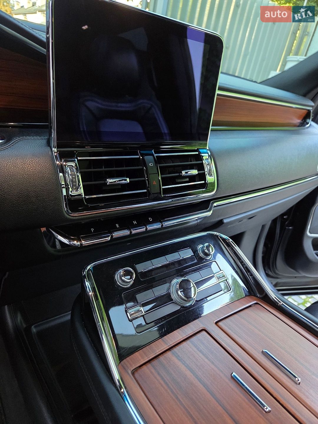 Lincoln Navigator 2019 VIN 5LMJJ2HT3KEL14607 фото оголошення 53 з 100