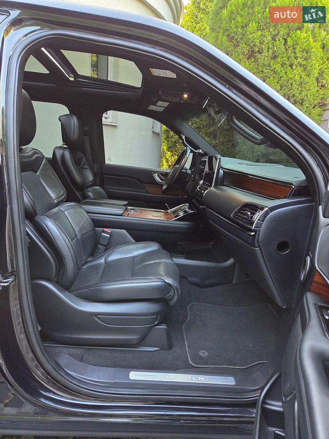 Lincoln Navigator 2019 VIN 5LMJJ2HT3KEL14607 фото оголошення 59 з 100