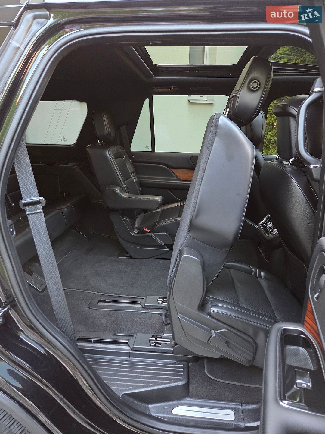 Lincoln Navigator 2019 VIN 5LMJJ2HT3KEL14607 фото оголошення 62 з 100