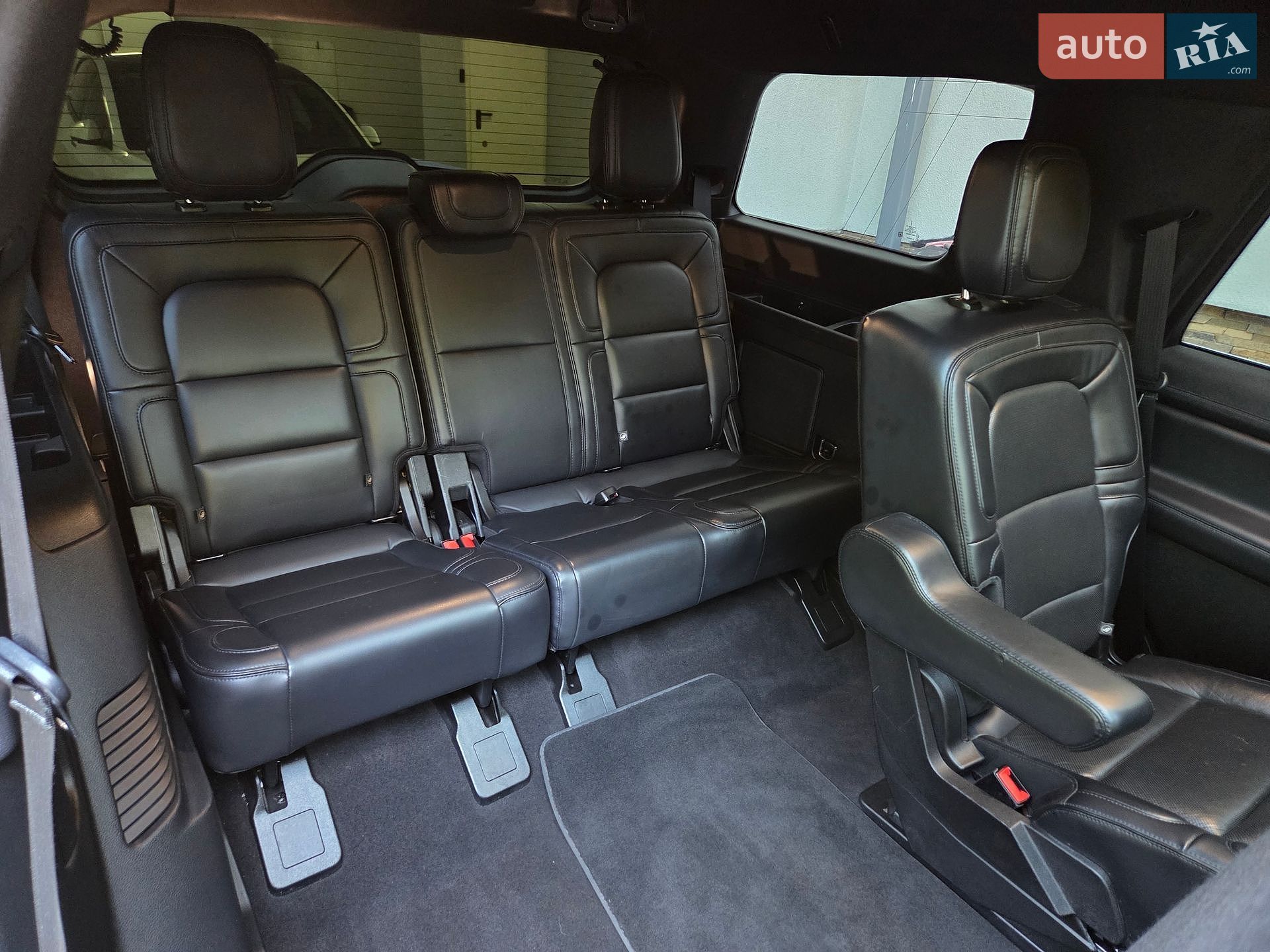 Lincoln Navigator 2019 VIN 5LMJJ2HT3KEL14607 фото оголошення 63 з 100