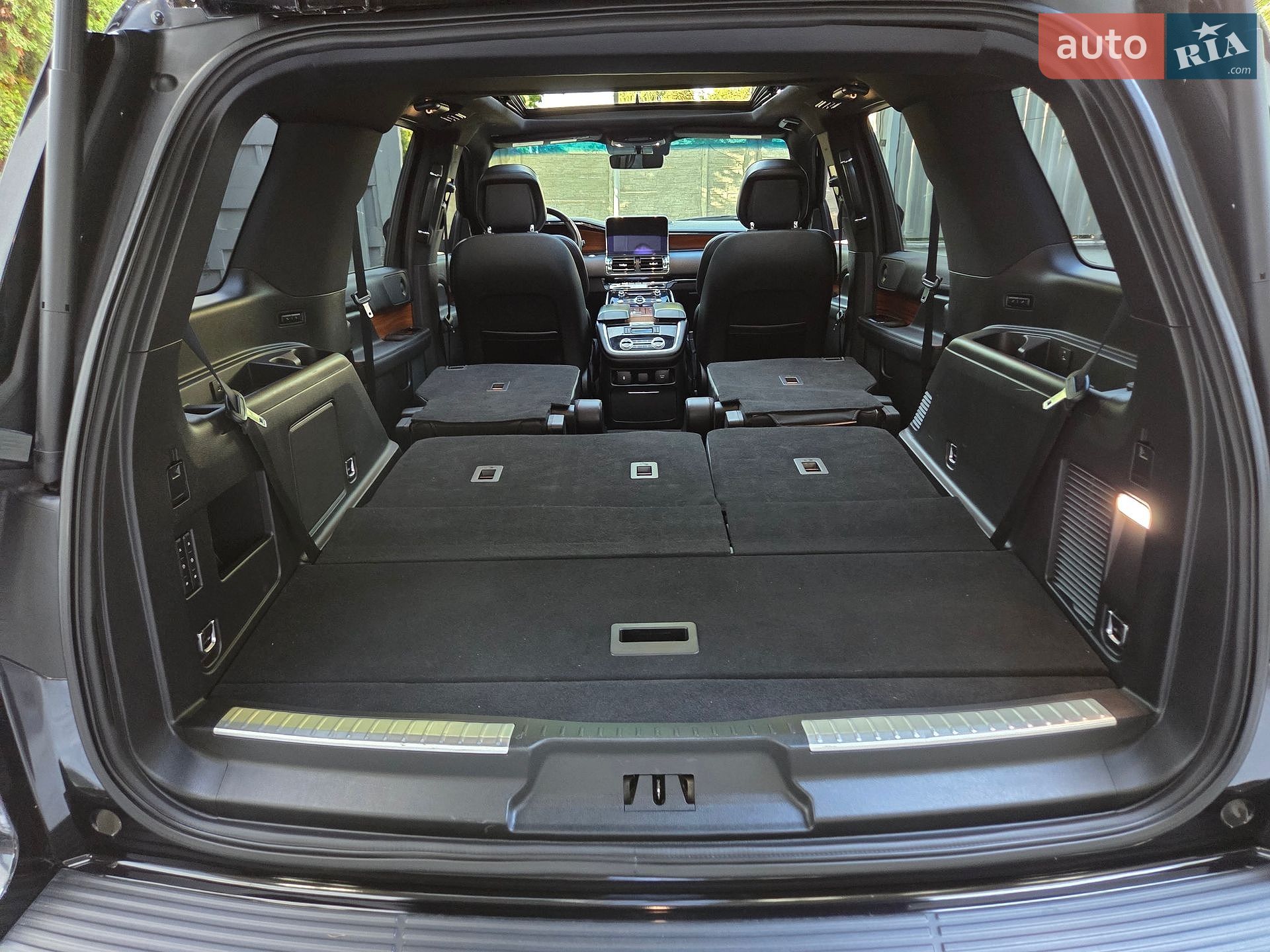 Lincoln Navigator 2019 VIN 5LMJJ2HT3KEL14607 фото оголошення 71 з 100