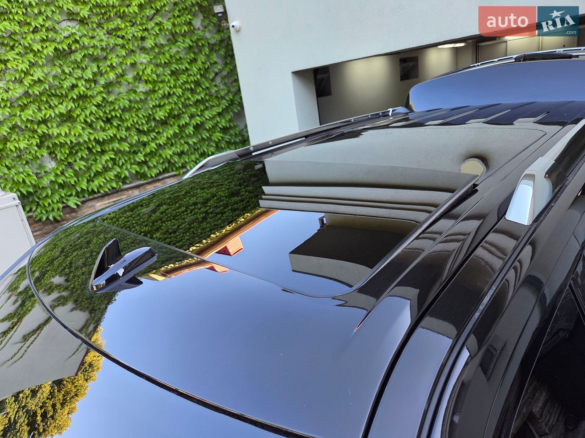 Lincoln Navigator 2019 VIN 5LMJJ2HT3KEL14607 фото оголошення 76 з 100
