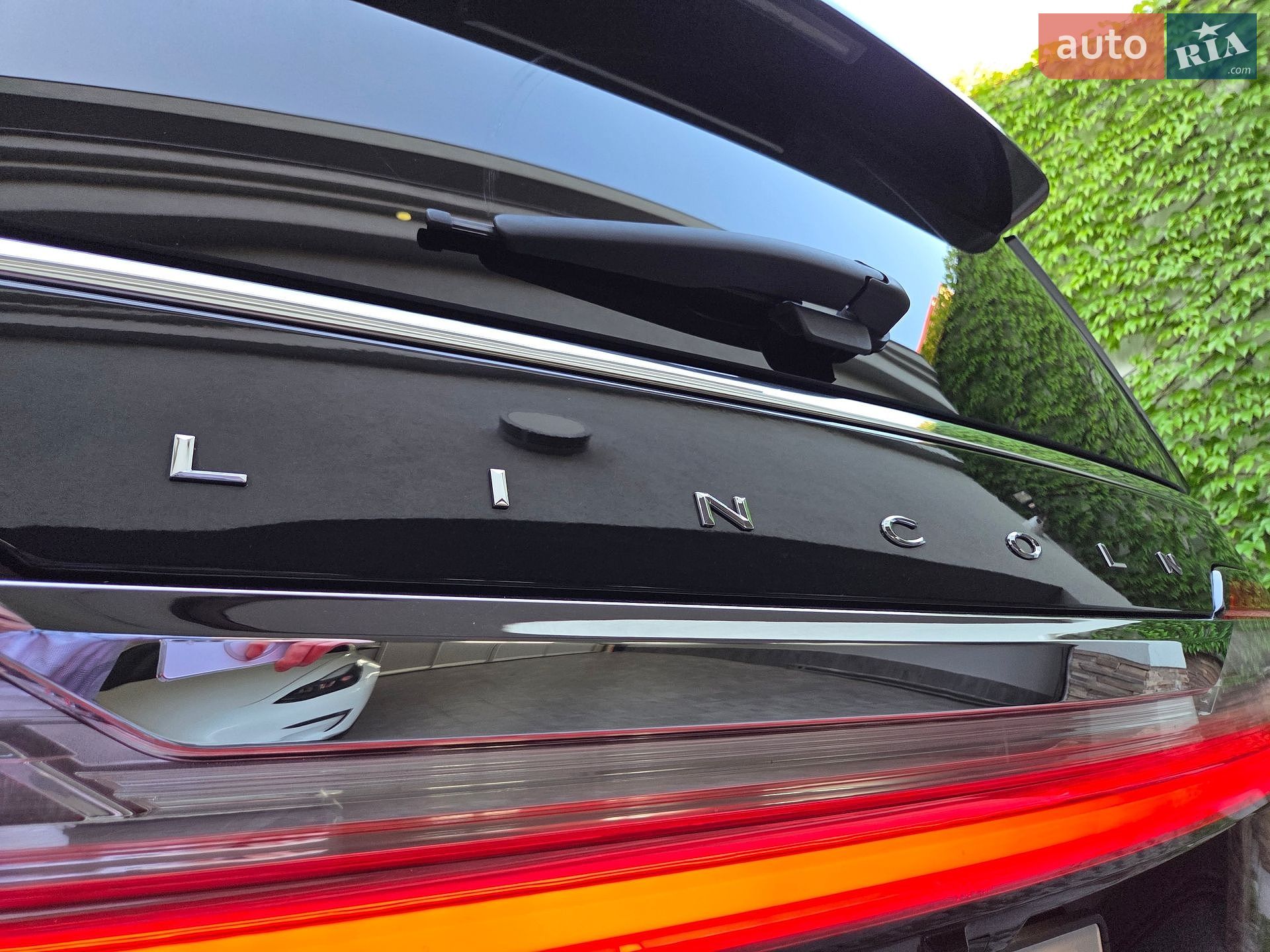 Lincoln Navigator 2019 VIN 5LMJJ2HT3KEL14607 фото оголошення 81 з 100