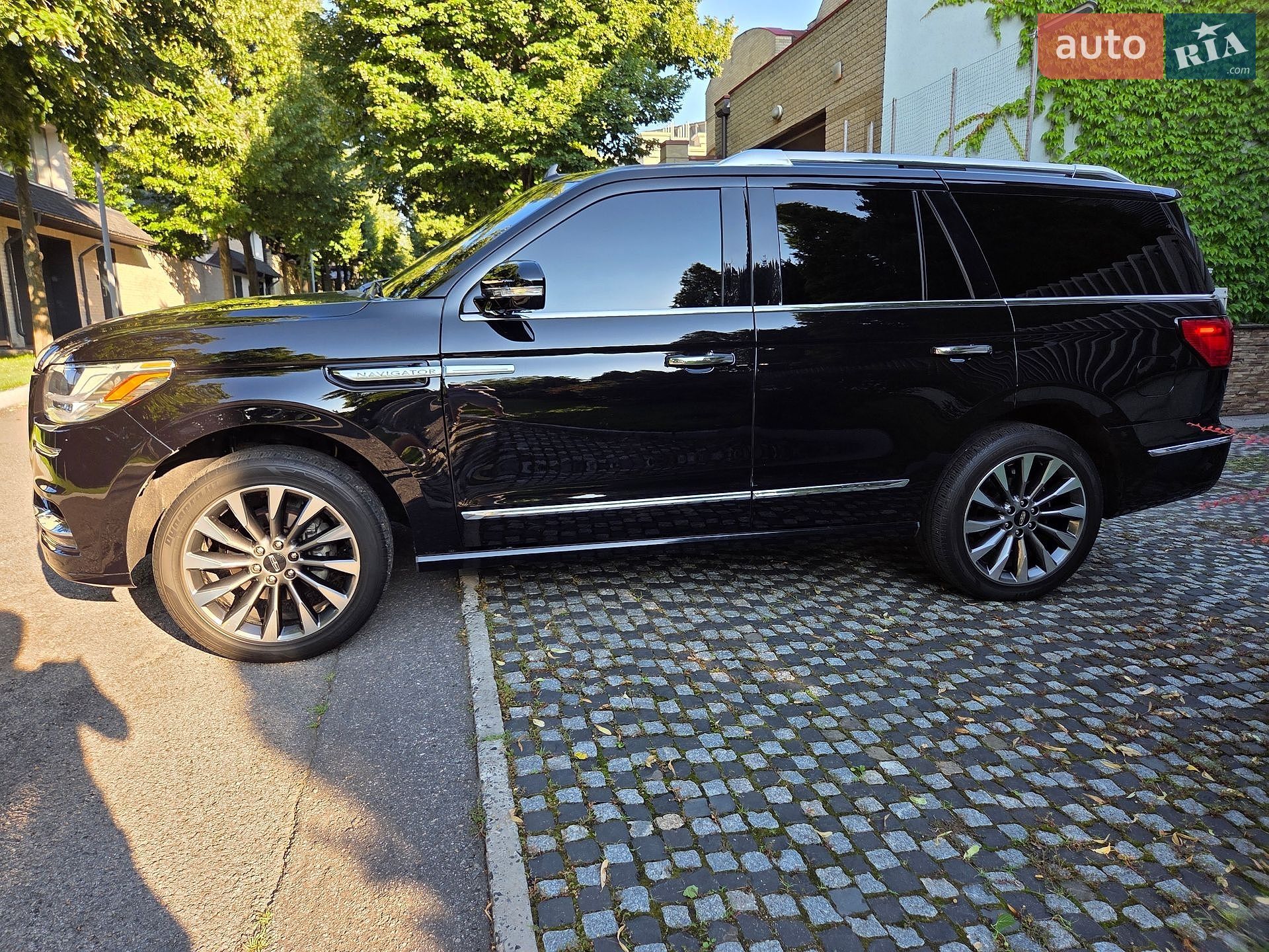 Lincoln Navigator 2019 VIN 5LMJJ2HT3KEL14607 фото оголошення 85 з 100
