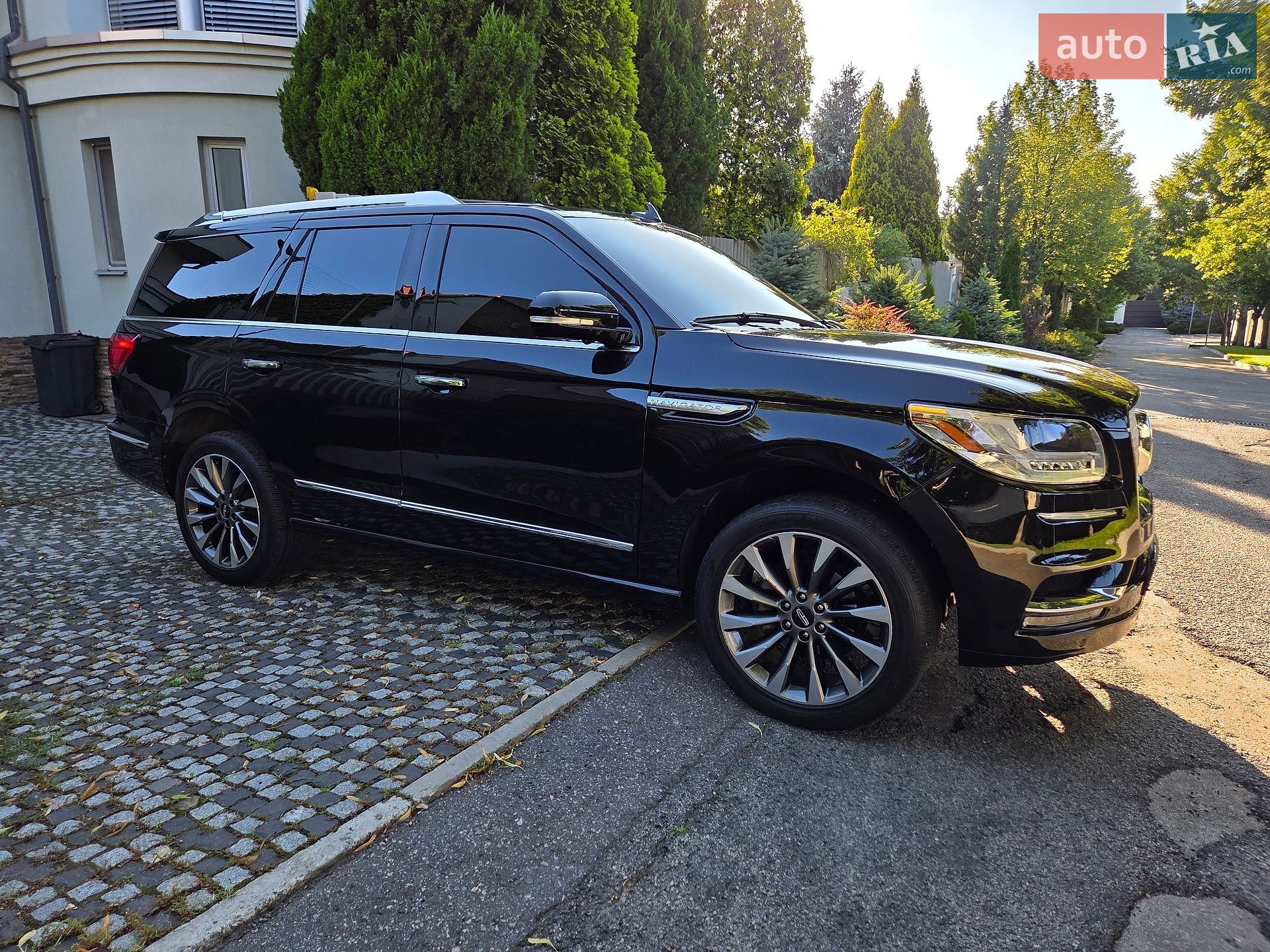Lincoln Navigator 2019 VIN 5LMJJ2HT3KEL14607 фото оголошення 86 з 100