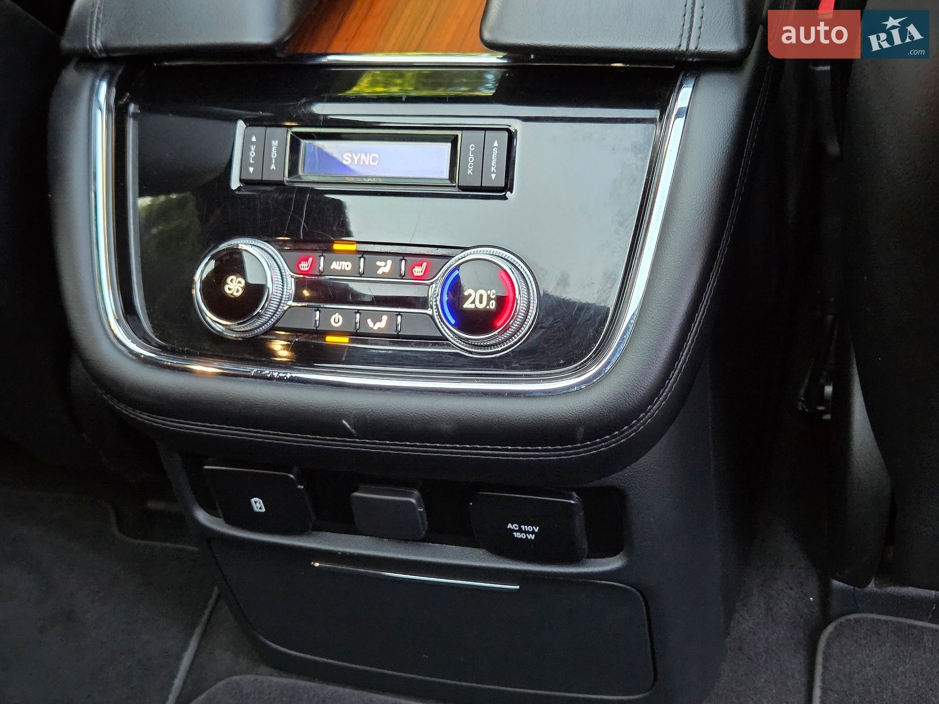 Lincoln Navigator 2019 VIN 5LMJJ2HT3KEL14607 фото оголошення 92 з 100