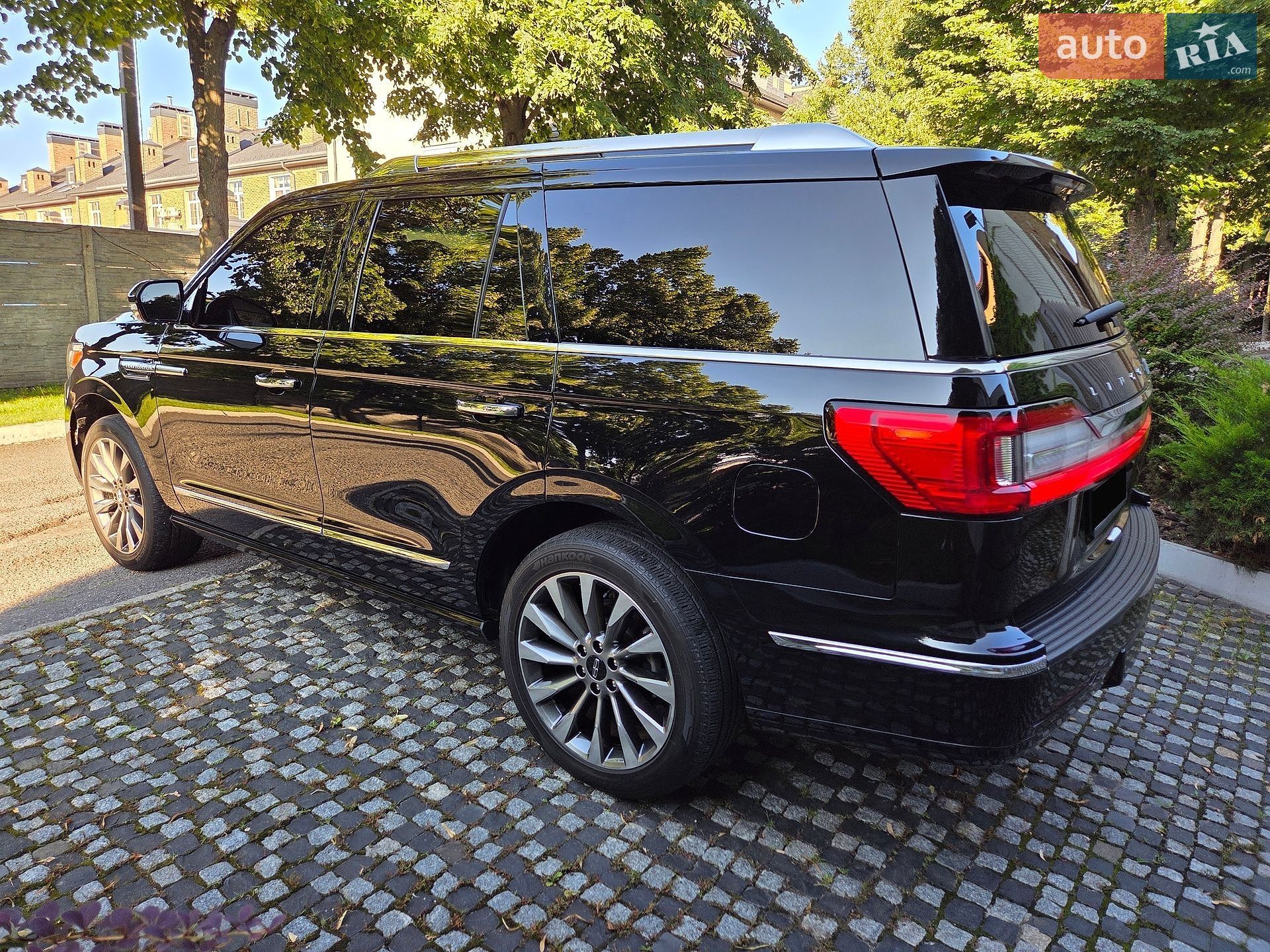 Lincoln Navigator 2019 VIN 5LMJJ2HT3KEL14607 фото оголошення 93 з 100