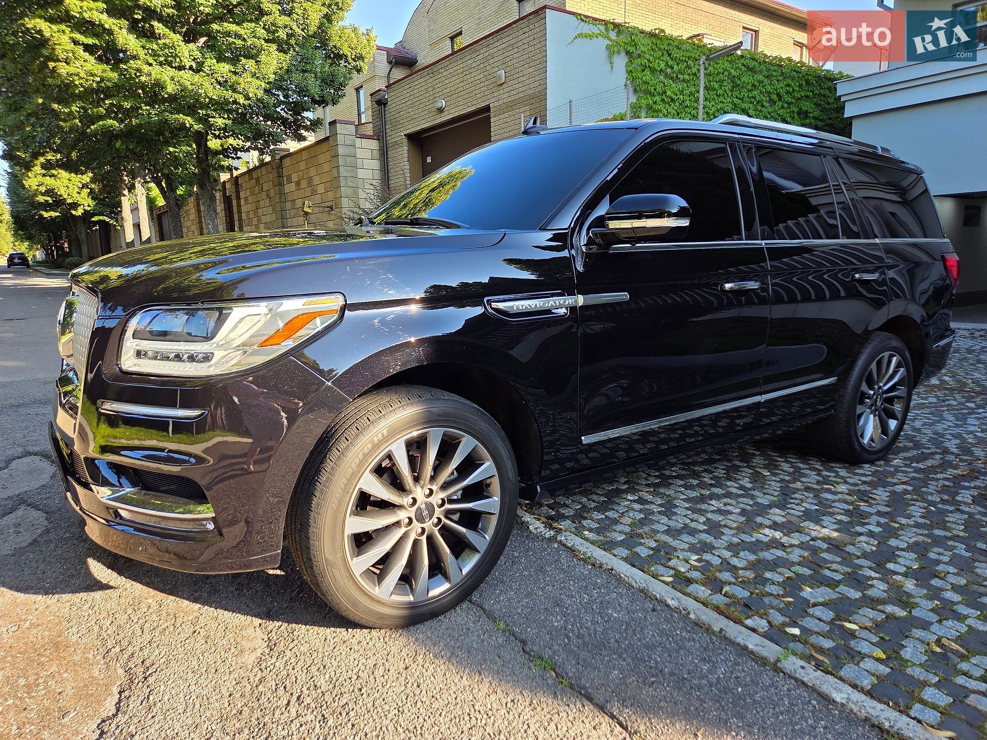 Lincoln Navigator 2019 VIN 5LMJJ2HT3KEL14607 фото оголошення 94 з 100