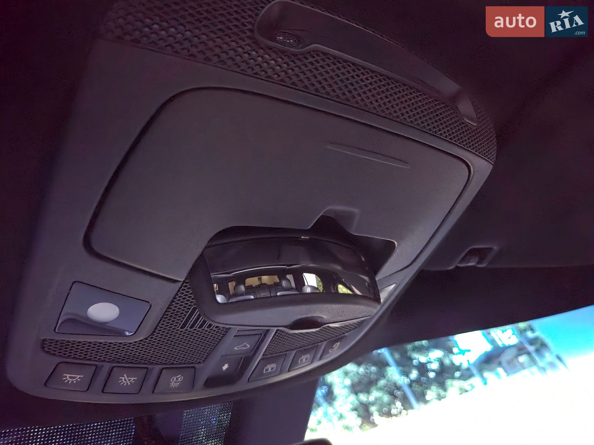 Lincoln Navigator 2019 VIN 5LMJJ2HT3KEL14607 фото оголошення 98 з 100