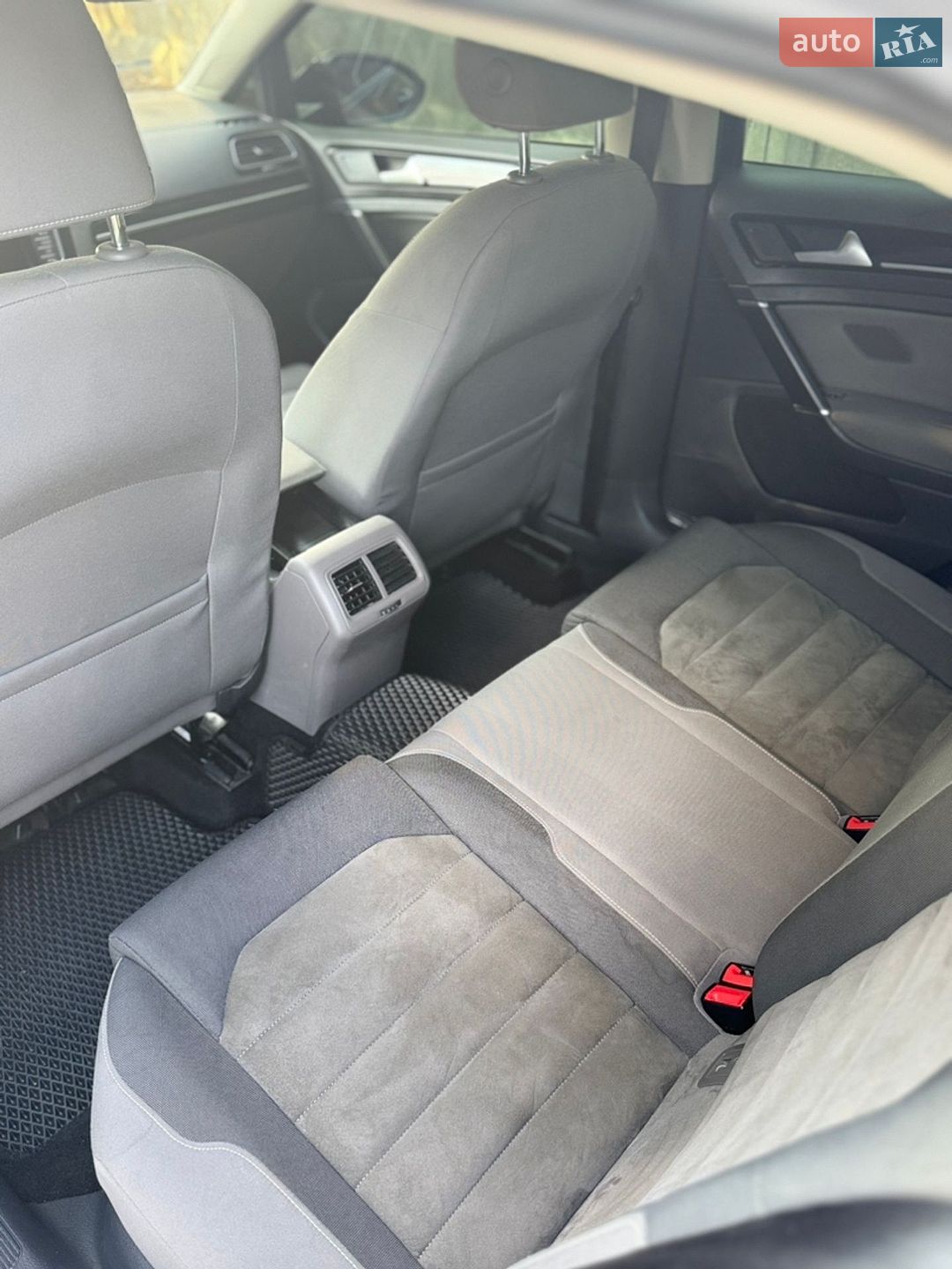 Volkswagen Golf 2013 VIN WVWZZZAUZEW161650 фото оголошення 4 з 6