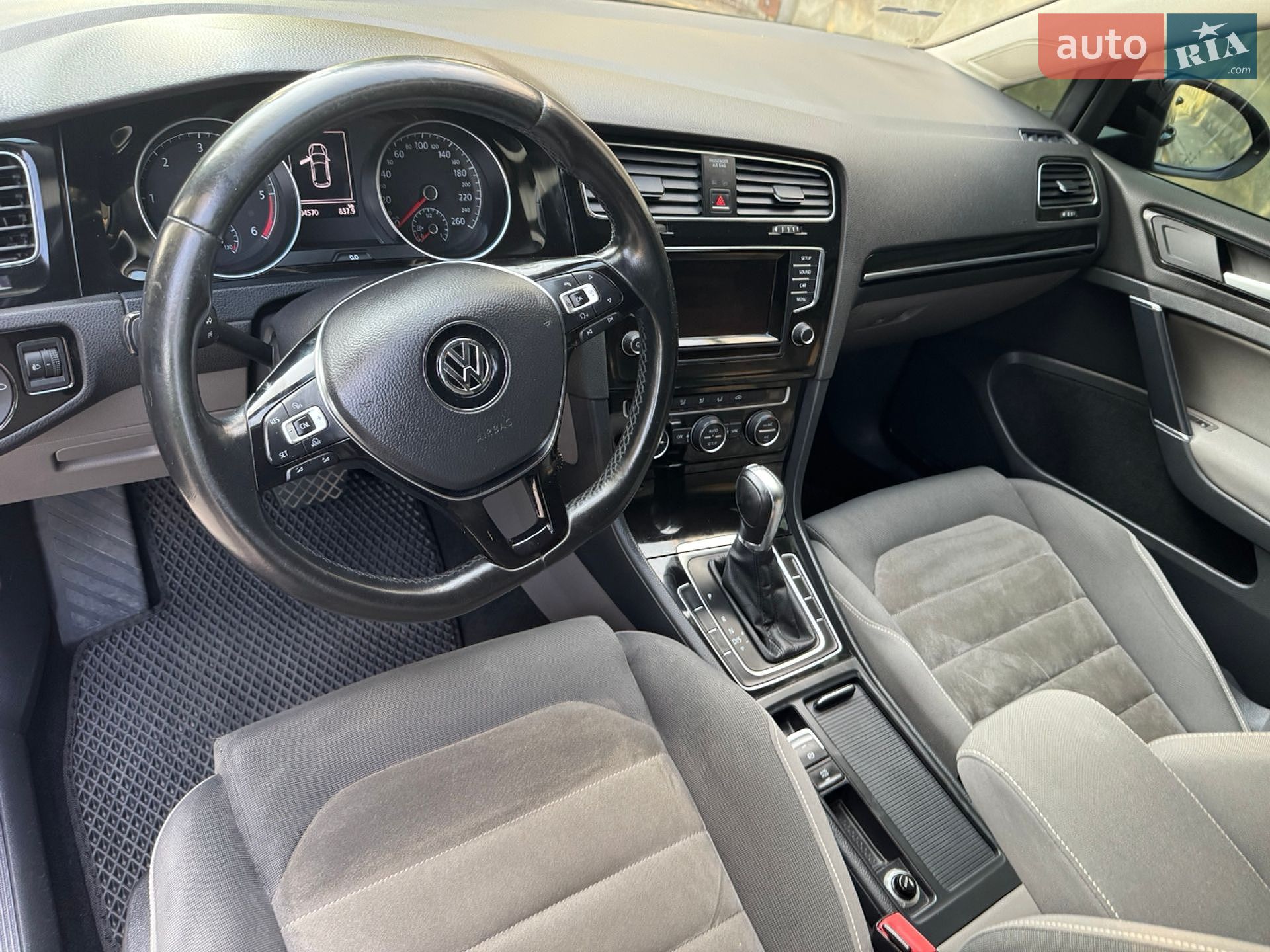 Volkswagen Golf 2013 VIN WVWZZZAUZEW161650 фото оголошення 3 з 6
