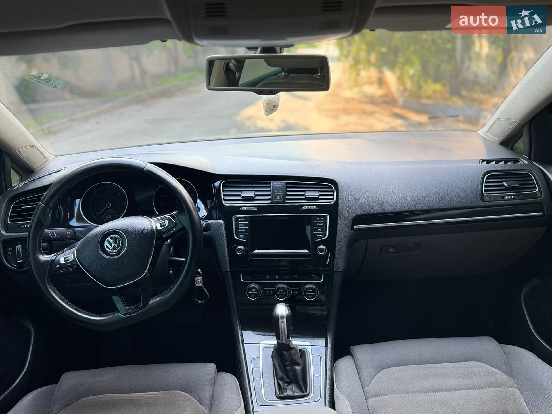 Volkswagen Golf 2013 VIN WVWZZZAUZEW161650 фото оголошення 6 з 6