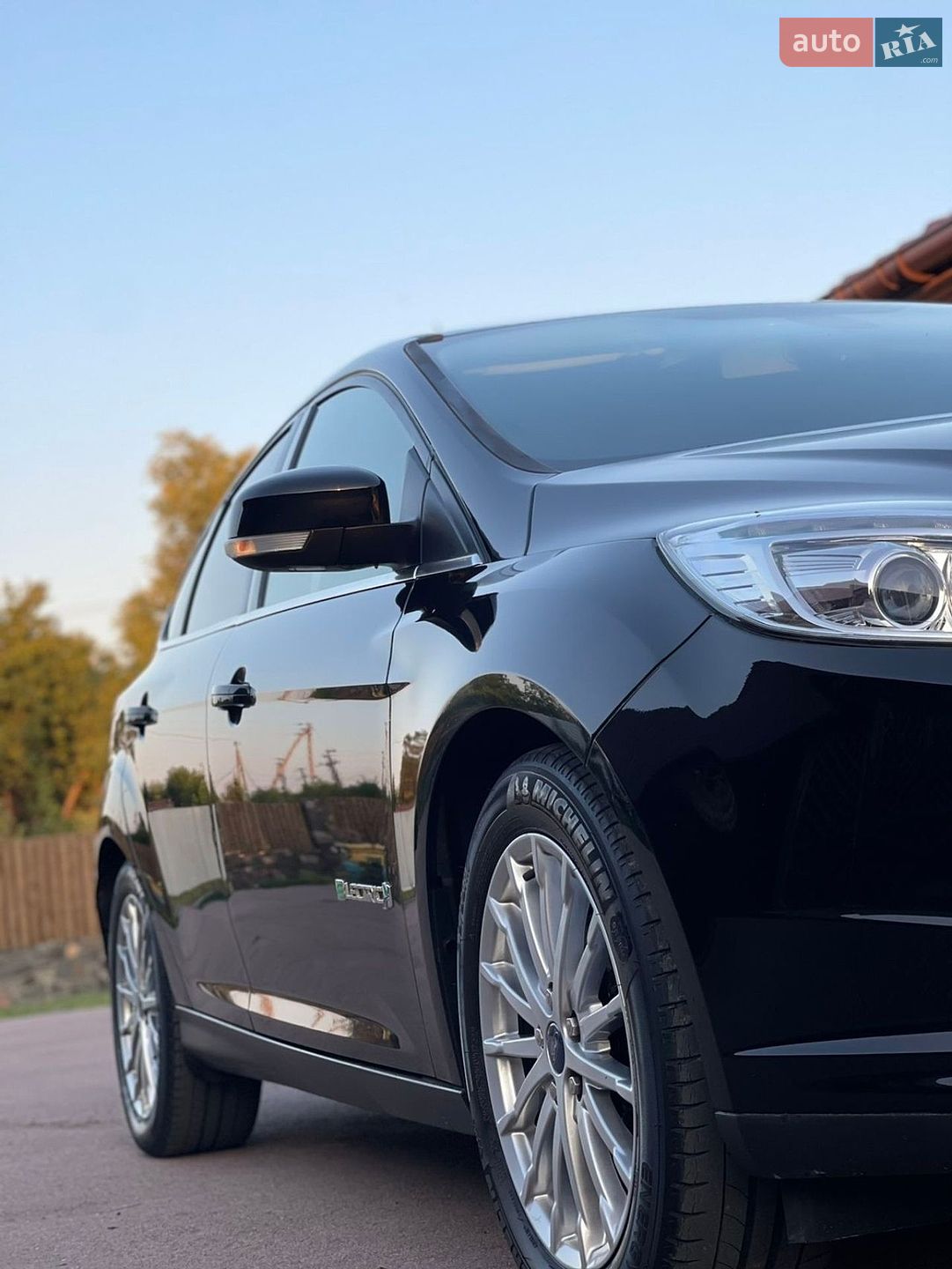 Ford Focus 2013 VIN WF0KXXGCBEDC79918 фото оголошення 2 з 35