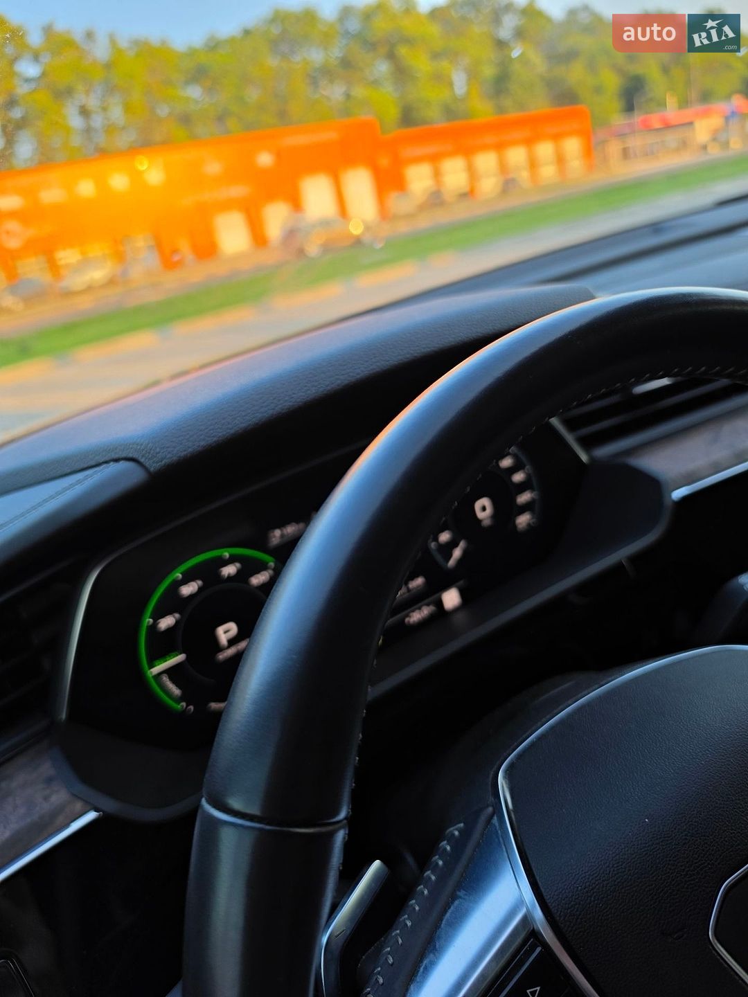Audi e-tron 2019 VIN WA1VABGE4KB012072 фото оголошення 2 з 36