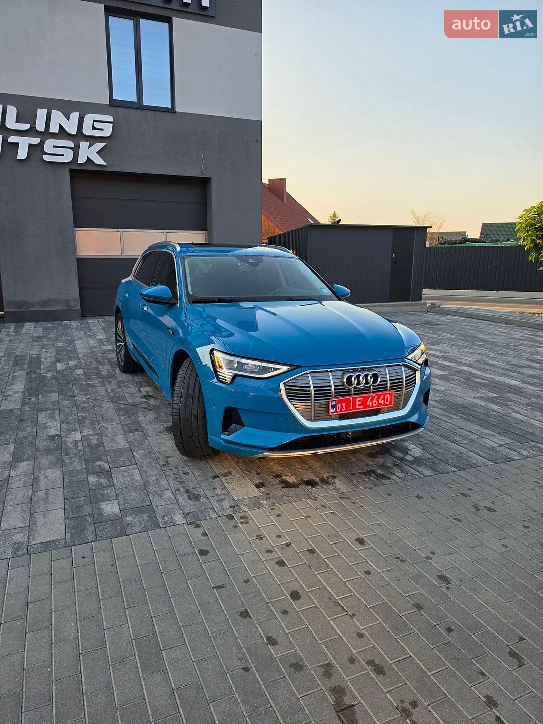 Audi e-tron 2019 VIN WA1VABGE4KB012072 фото оголошення 10 з 36
