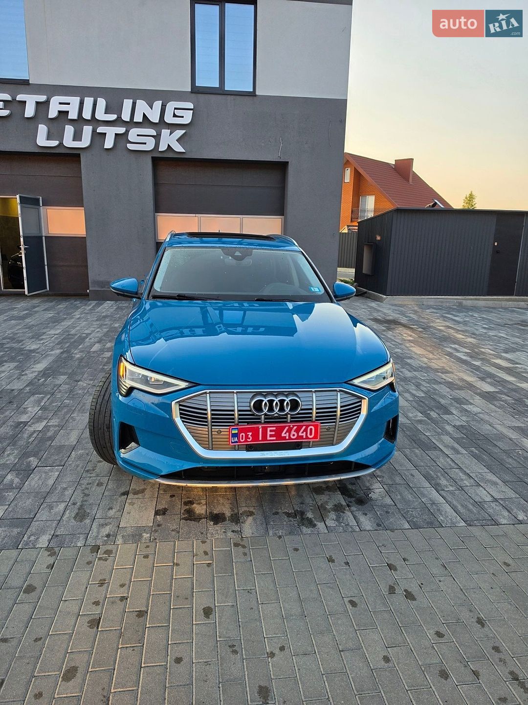 Audi e-tron 2019 VIN WA1VABGE4KB012072 фото оголошення 11 з 36