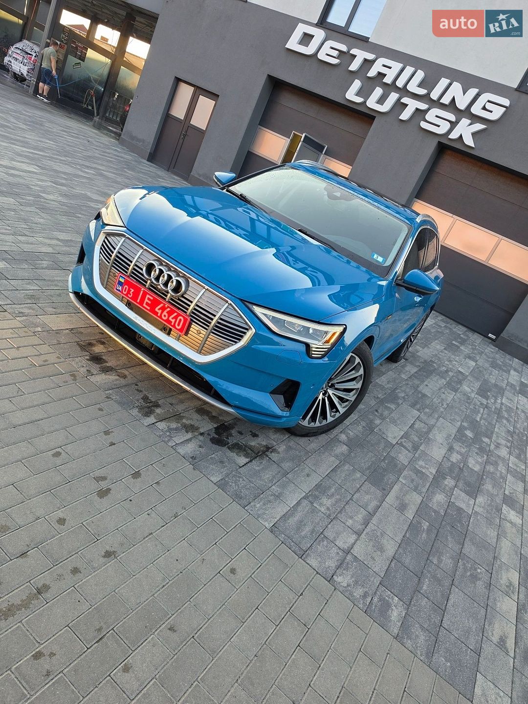 Audi e-tron 2019 VIN WA1VABGE4KB012072 фото оголошення 12 з 36