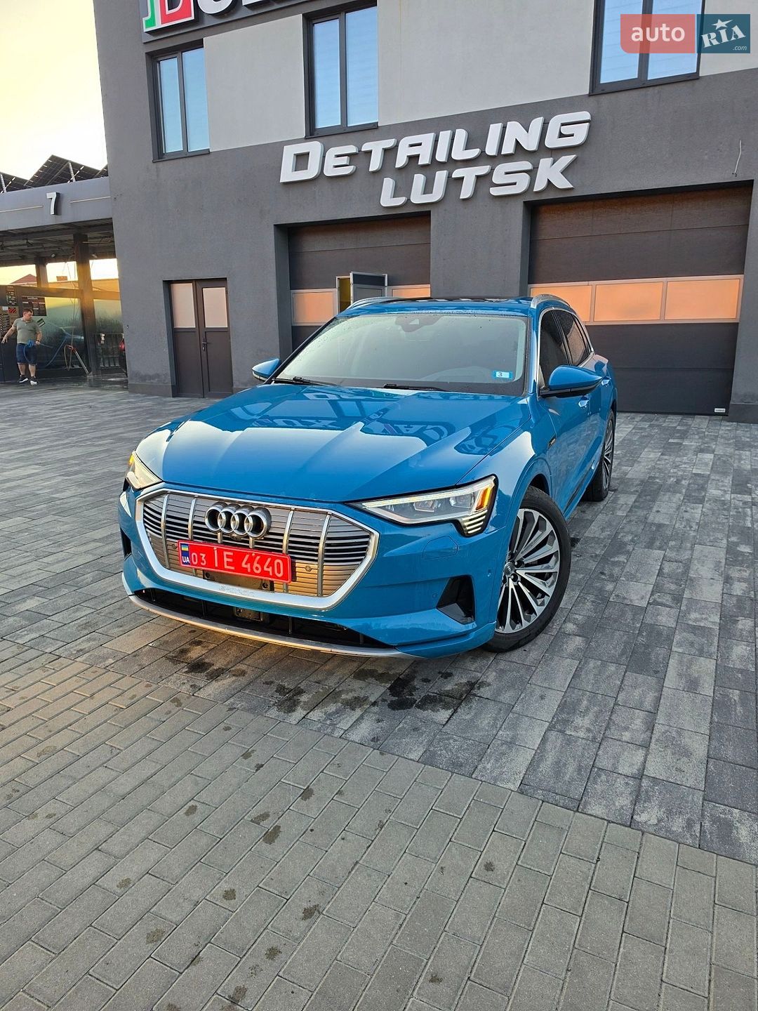 Audi e-tron 2019 VIN WA1VABGE4KB012072 фото оголошення 13 з 36