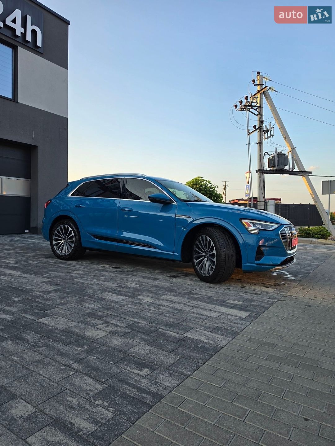 Audi e-tron 2019 VIN WA1VABGE4KB012072 фото оголошення 19 з 36