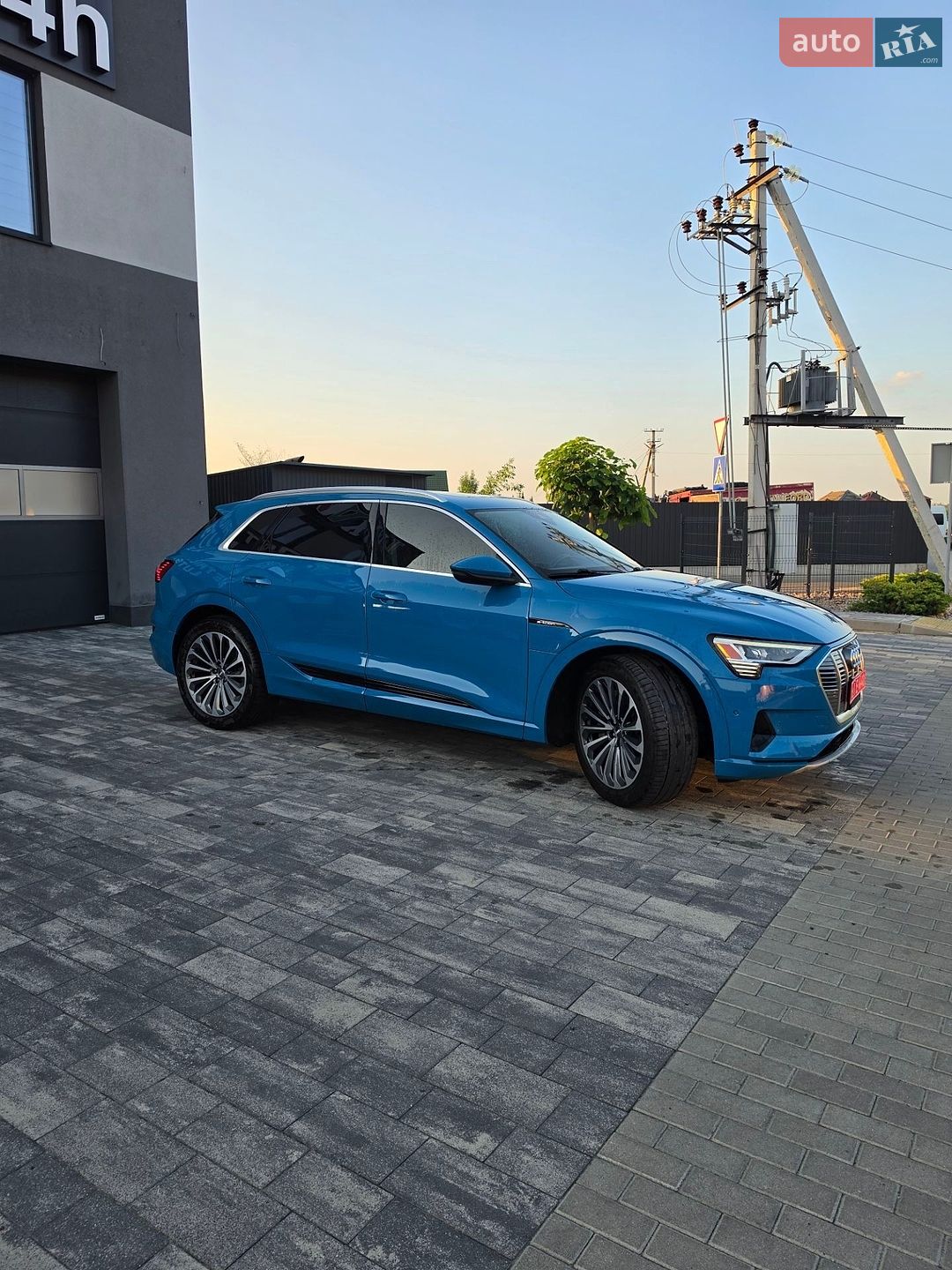 Audi e-tron 2019 VIN WA1VABGE4KB012072 фото оголошення 20 з 36