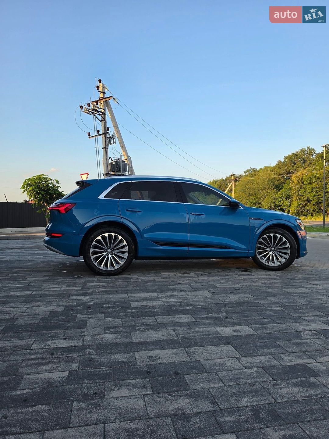 Audi e-tron 2019 VIN WA1VABGE4KB012072 фото оголошення 21 з 36