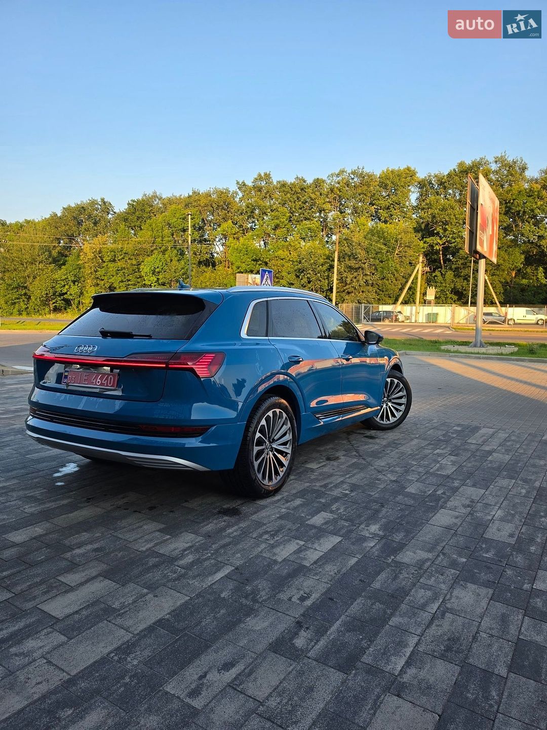 Audi e-tron 2019 VIN WA1VABGE4KB012072 фото оголошення 24 з 36