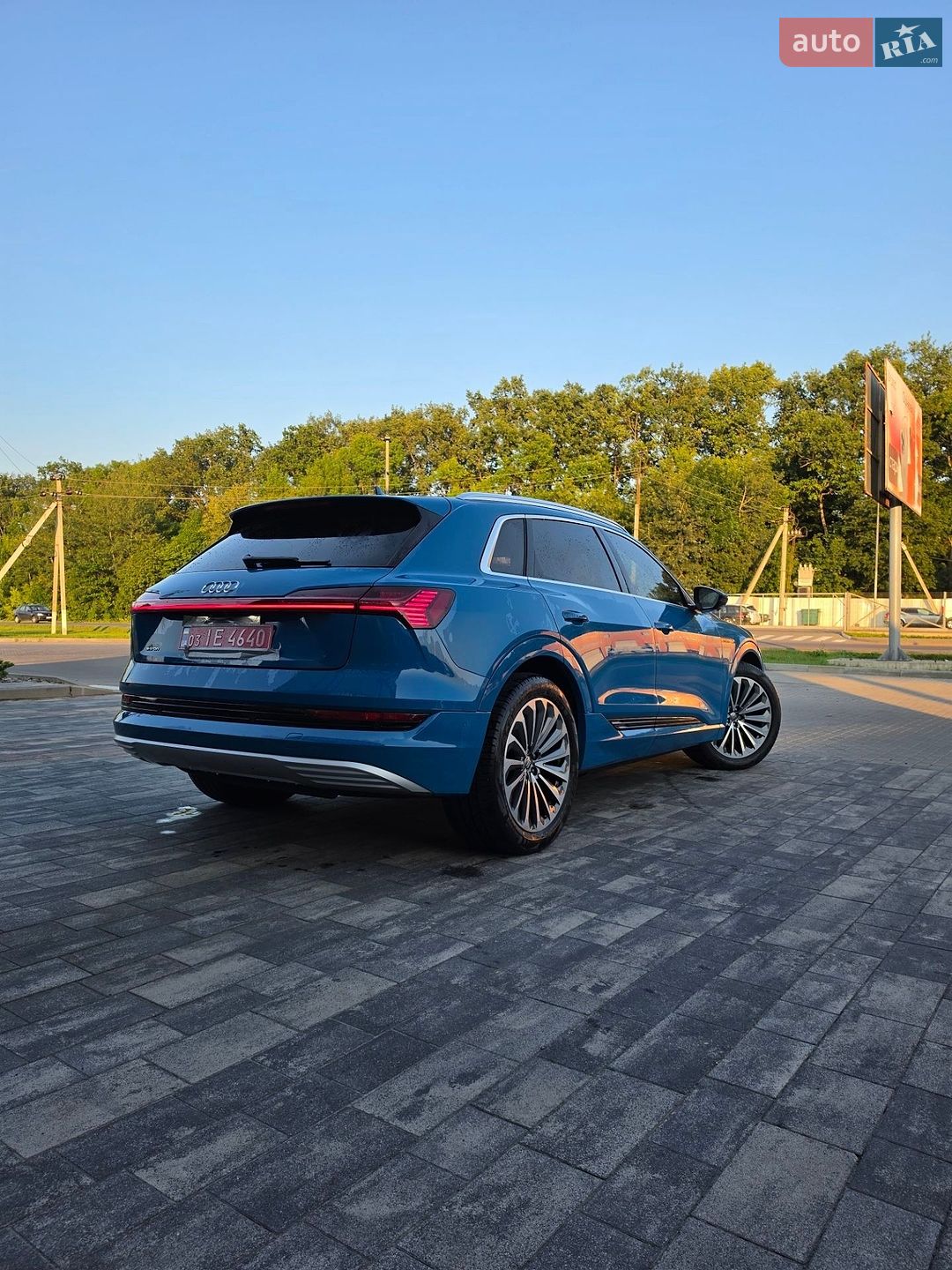 Audi e-tron 2019 VIN WA1VABGE4KB012072 фото оголошення 25 з 36