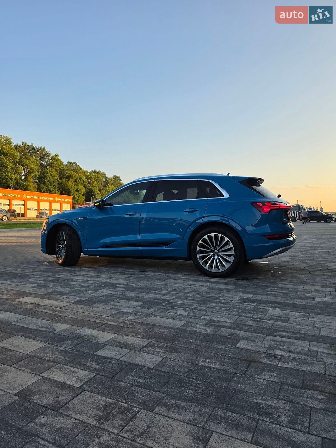 Audi e-tron 2019 VIN WA1VABGE4KB012072 фото оголошення 28 з 36