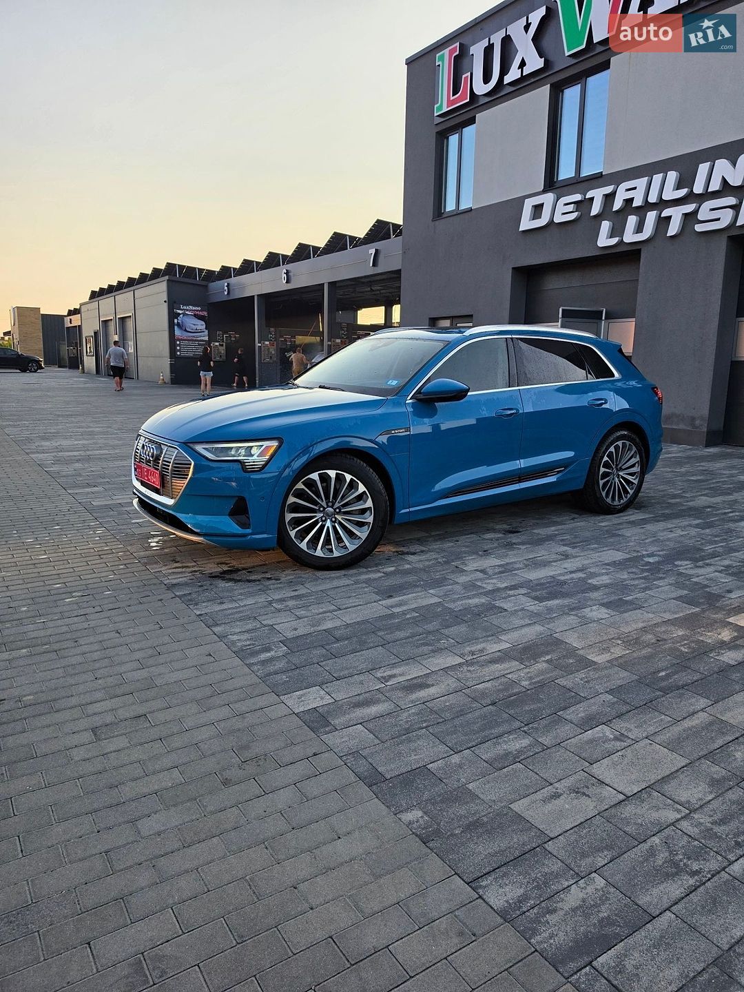 Audi e-tron 2019 VIN WA1VABGE4KB012072 фото оголошення 34 з 36