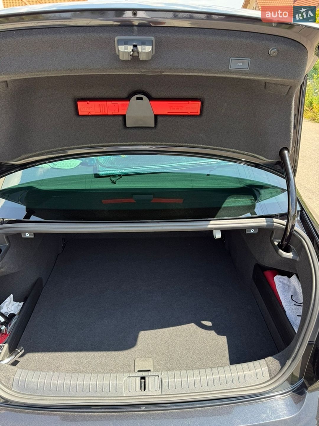 Volkswagen Passat 2021 VIN WVWZZZ3CZME132143 фото оголошення 12 з 15